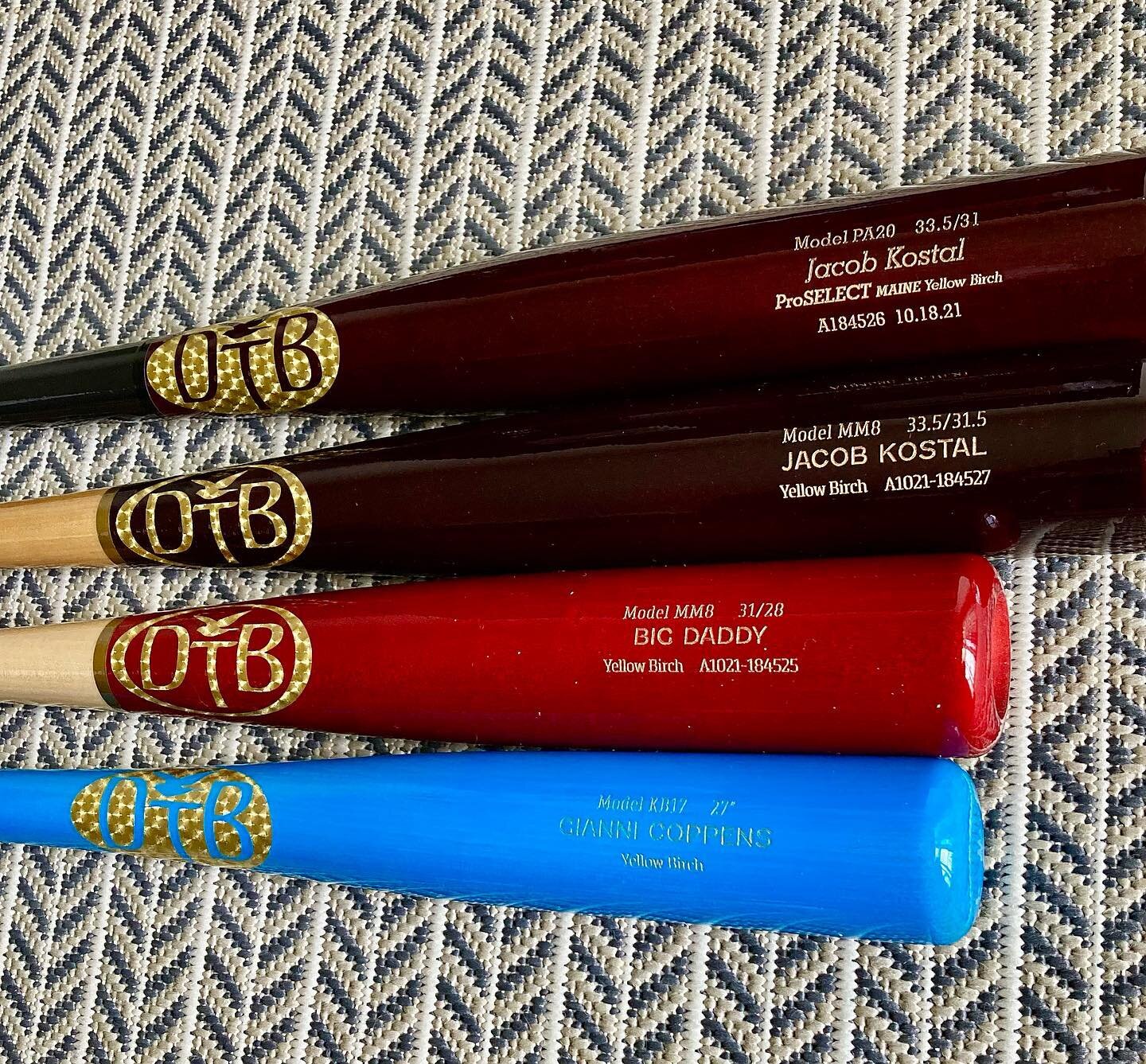 It&rsquo;s Fall/Winter Wood Break!!! Today is a good day for some of our hitters who invested in themselves and #hardestwoodinthegame @dovetailbatbaseball 🕊. Just 👀at these beautiful custom cuts we offer. Top to bottom: We have Pete Alonso PA20 33 