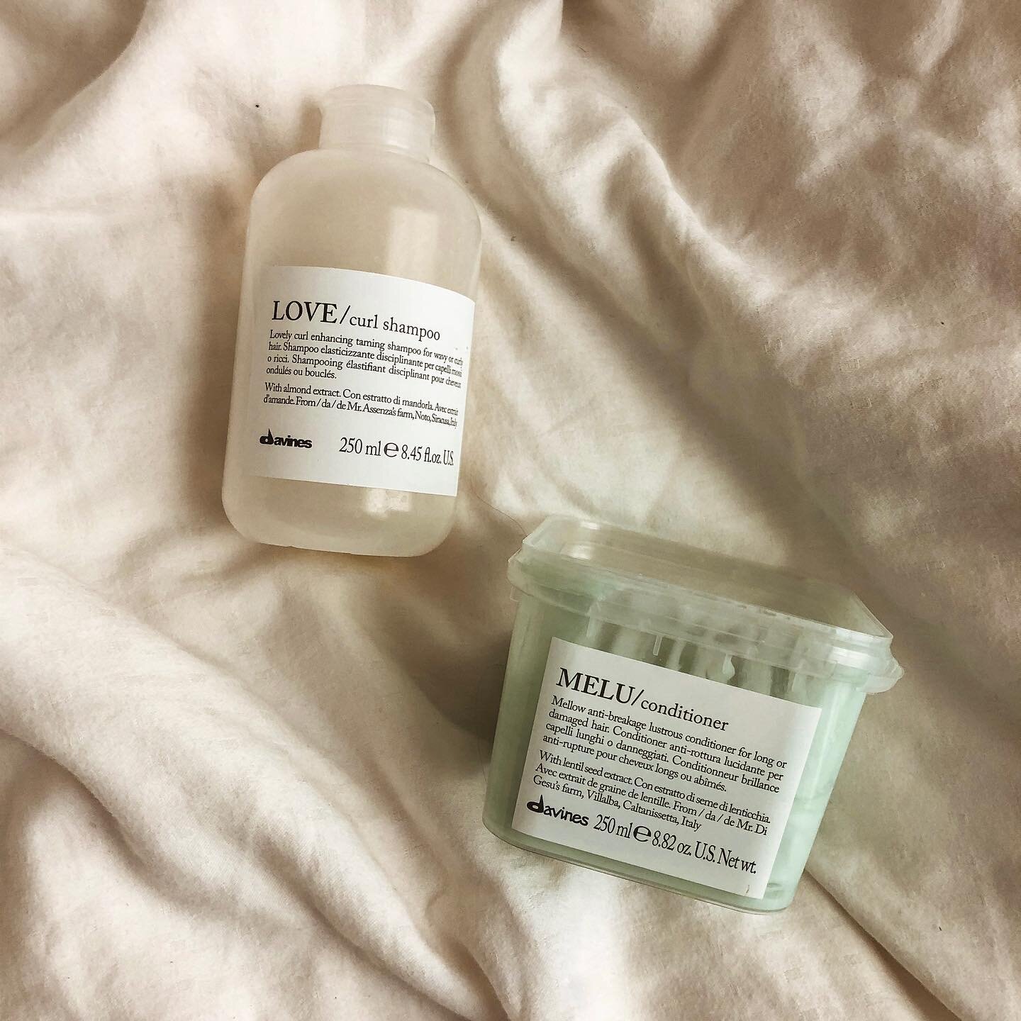 Pretty obsessed with all of @davinesnorthamerica hair products, and this duo has been helping to keep my wavy/curly moisturized and feeling fresh. I&rsquo;ve also added all the beauty products I&rsquo;ve used and recommend to my profile. All you have