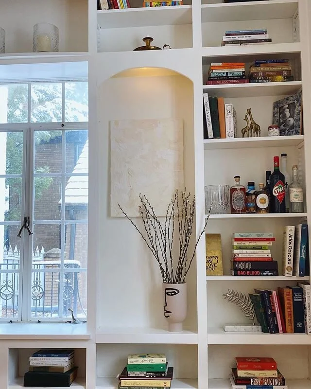 I love seeing my painting hanging up 🌞 
@lfornoff @mitchtreu love you both to the moon and back! Your support means the world to me

#Painting #cream #acrylic #moldingpaste #artistcraftsmansupply #bookcase #books #liquor #bookcaseinspo #acrylicpaint