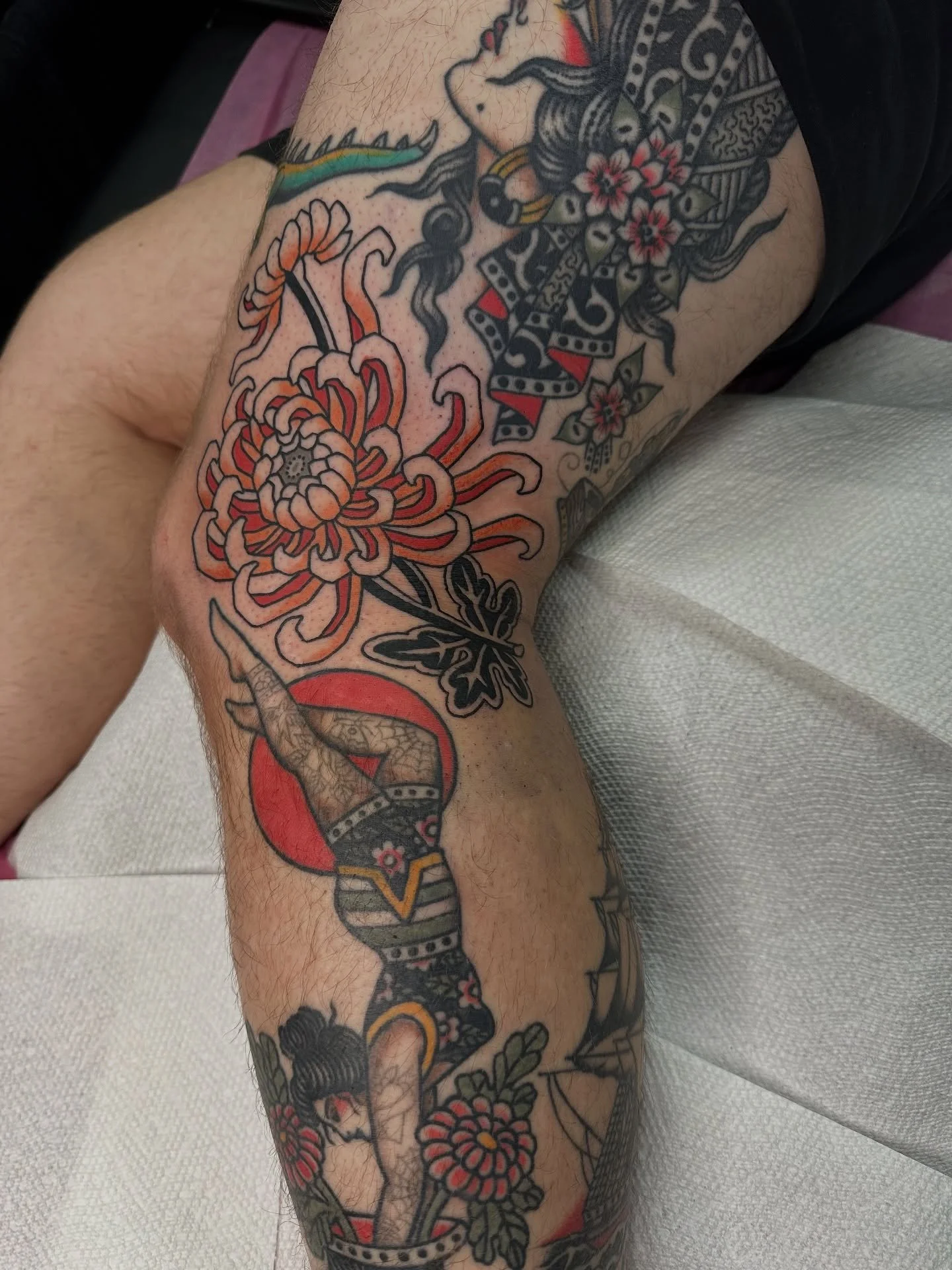 Thanks to everyone who got tattooed this weekend at @richmondtattooconvention Thank you to everyone who walked up to say hello it was a great time hanging out with all of you. Can’t wait for next year! #richmondtattooconvention