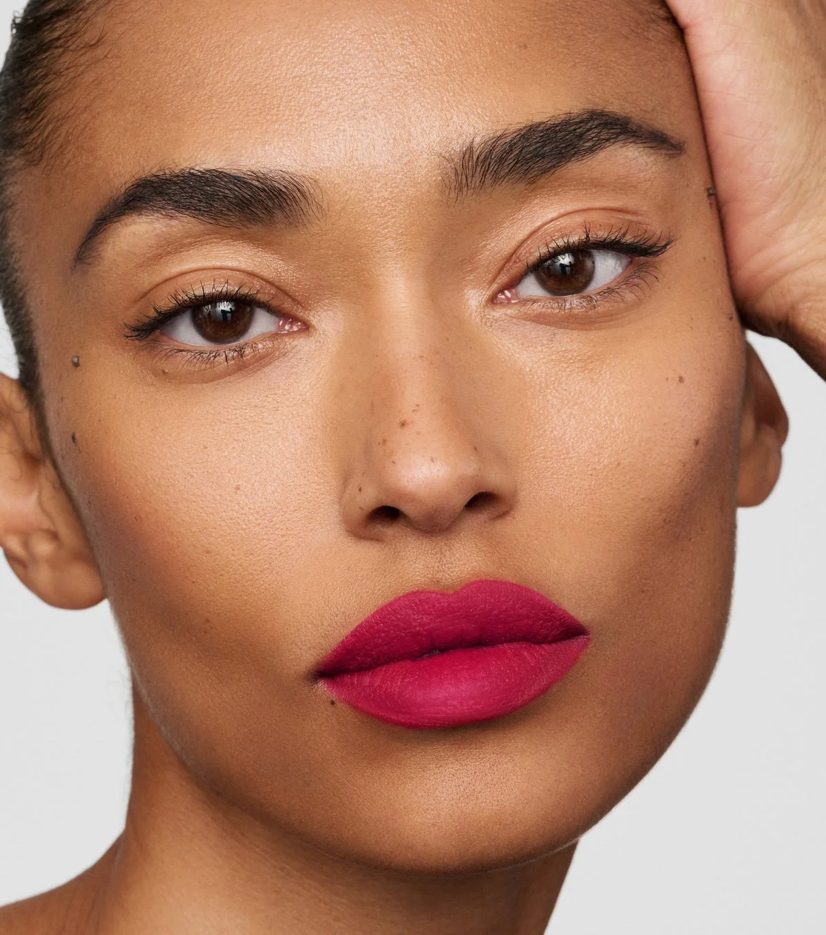 Lipstick_810102033918_02_LFG_b5c9004d-1ac4-4d91-9aa5-92667456085c.jpg