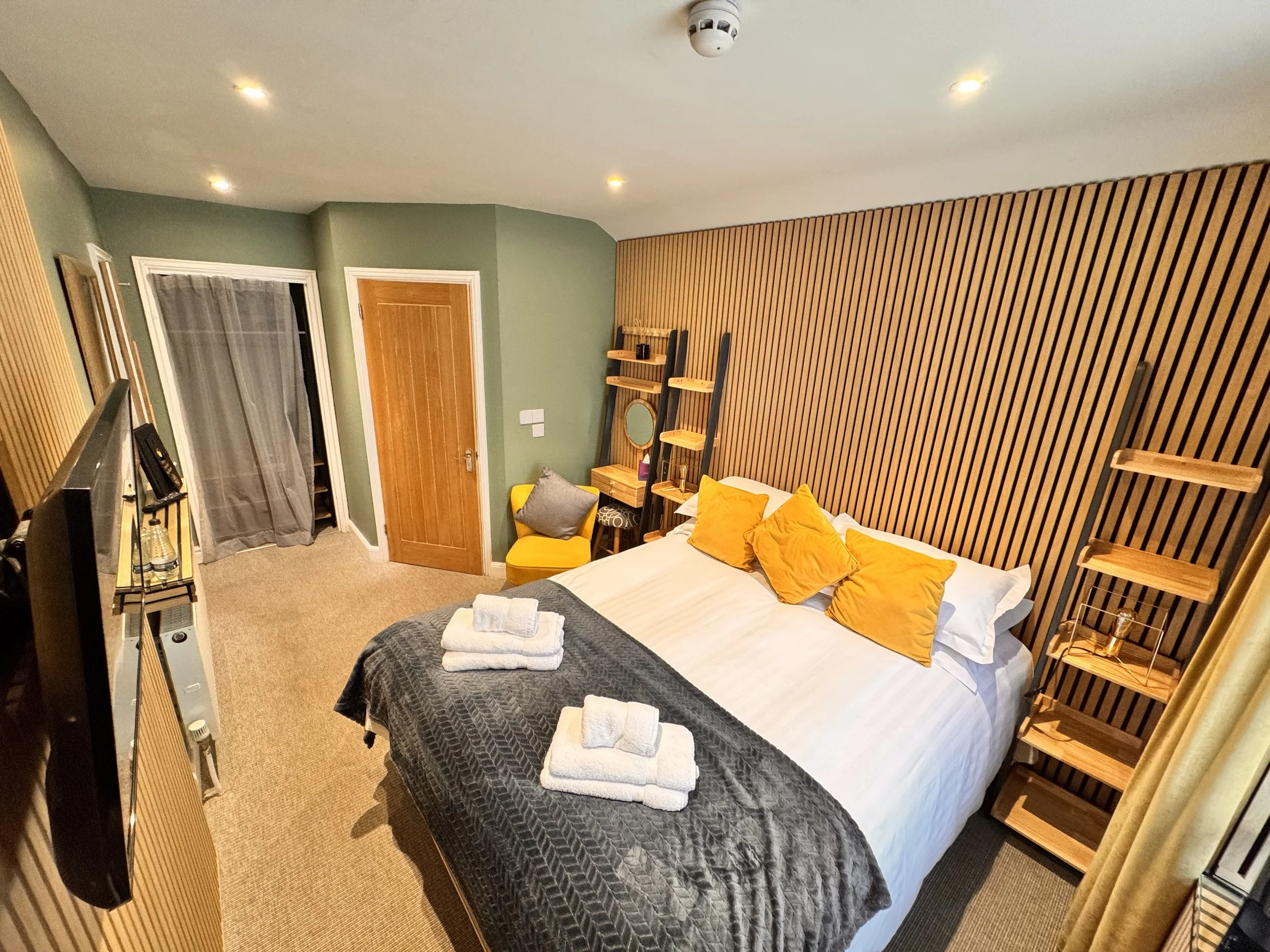 Room 9 - 3.jpg