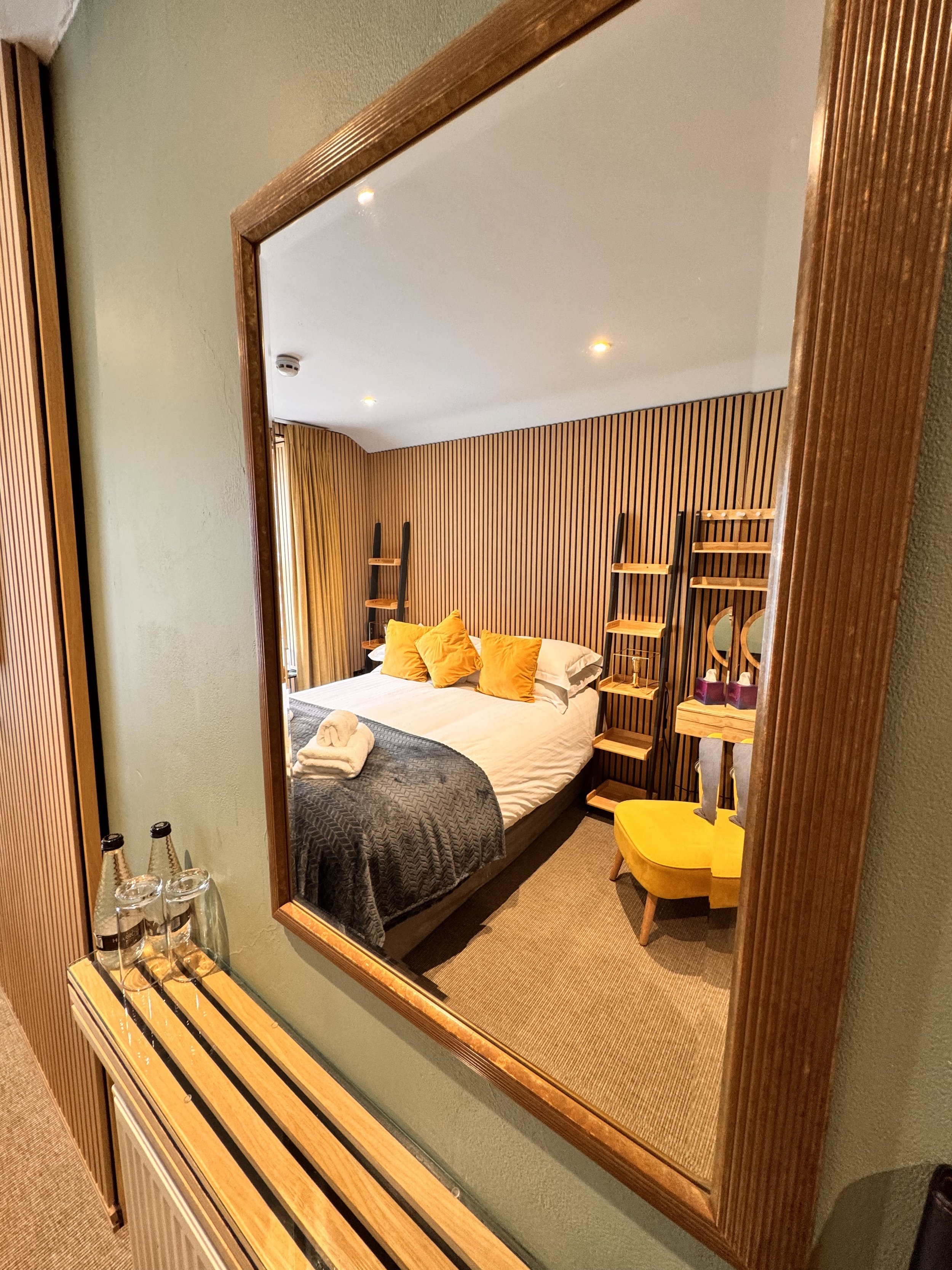 Room 9 10.jpg