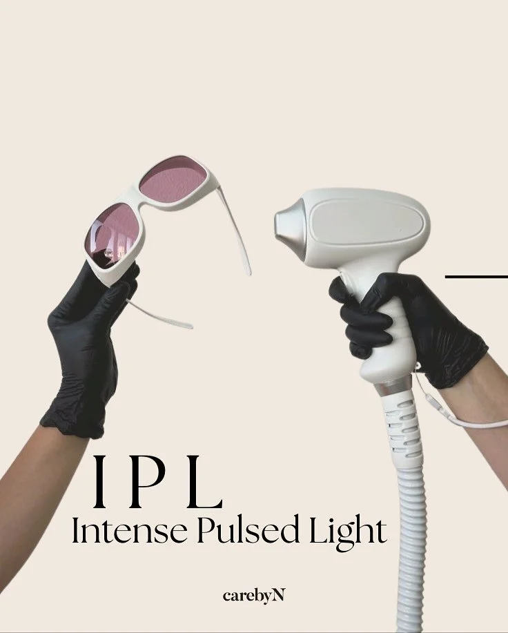 IPL

Beh&ouml;ver du hj&auml;lp med k&auml;rlborttagning p&aring; n&auml;sa eller kinder, spruckna blodk&auml;rl, hudf&ouml;ryngring, rosacea eller hud&aring;tstramning? D&aring; rekommenderar jag IPL-behandling. IPL st&aring;r f&ouml;r intensivt pul