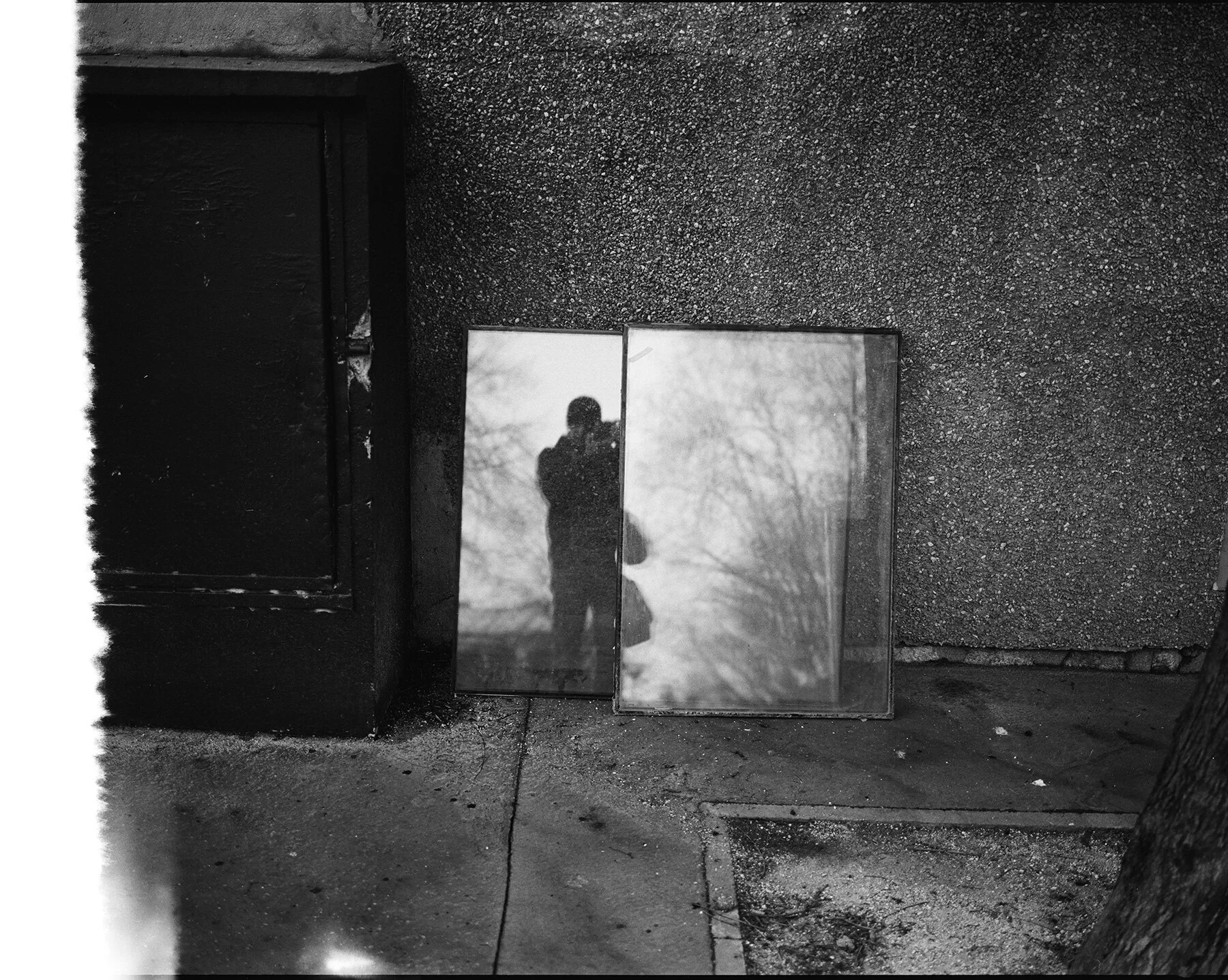  Michal Dvorak photo, Michal Dvořák fotografie, street photography, street foto, documentary, black and white documentary, rangefinder camera, analog camera, analog photography, Mamyia 7ii, black and white film photo, medium format photography, střed