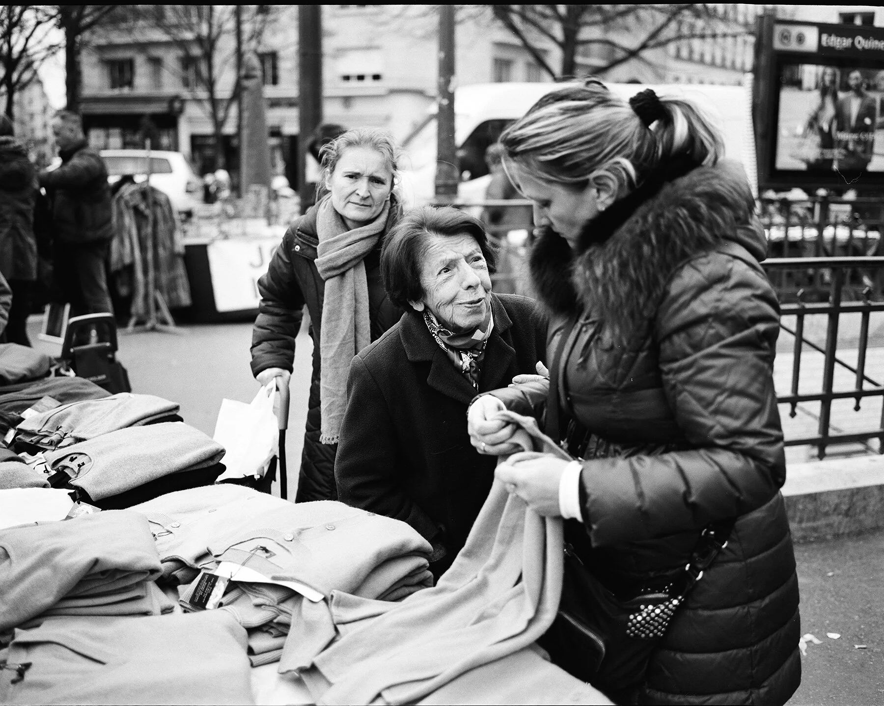  Michal Dvorak photo, Michal Dvořák fotografie, street photography, street foto, documentary, black and white documentary, rangefinder camera, analog camera, analog photography, Mamyia 7ii, black and white film photo, medium format photography, střed