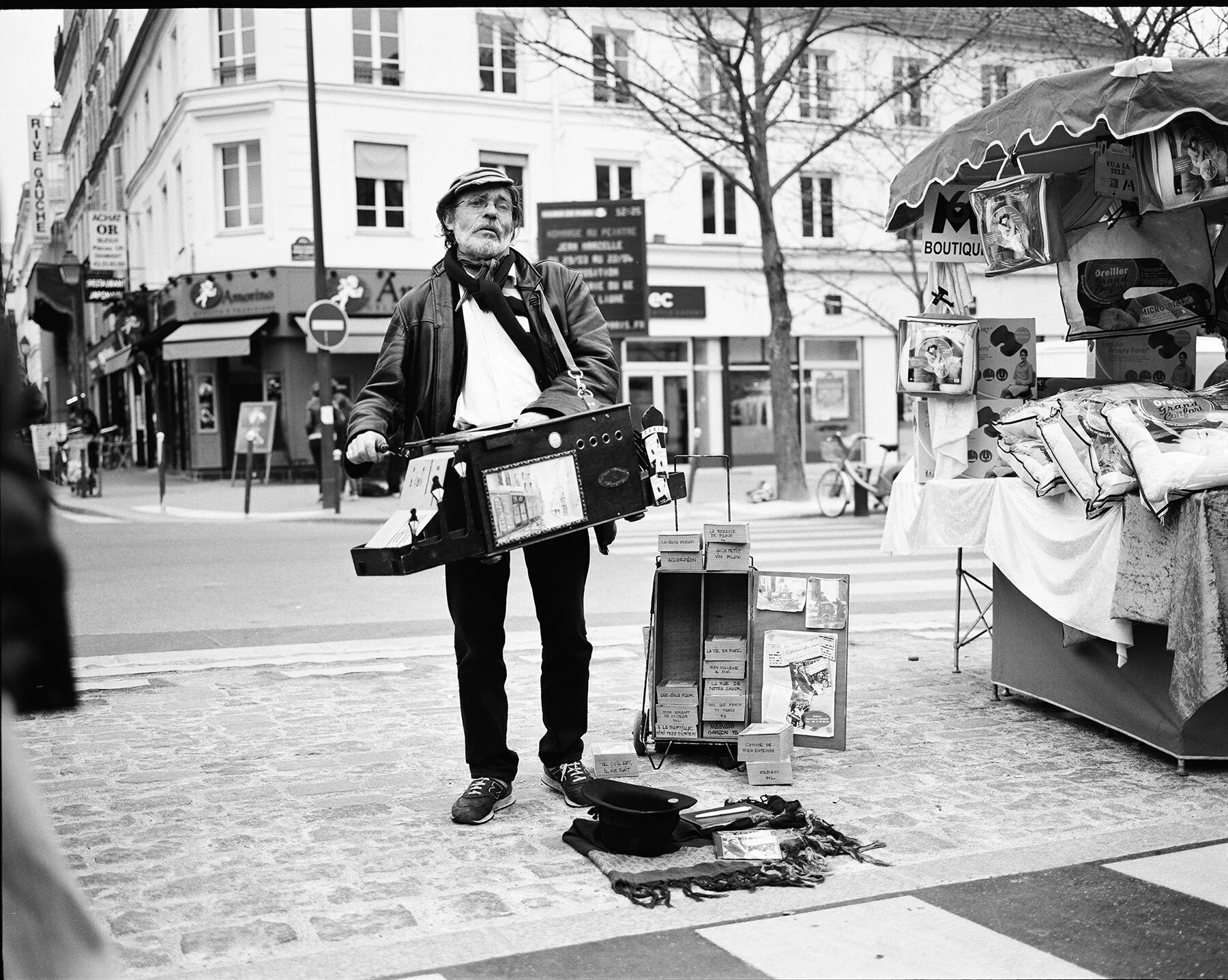  Michal Dvorak photo, Michal Dvořák fotografie, street photography, street foto, documentary, black and white documentary, rangefinder camera, analog camera, analog photography, Mamyia 7ii, black and white film photo, medium format photography, střed
