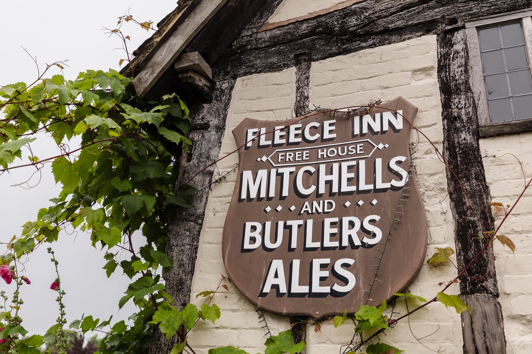 Top Ten Tips for a Magical Worcestershire Wedding at The Fleece Inn
