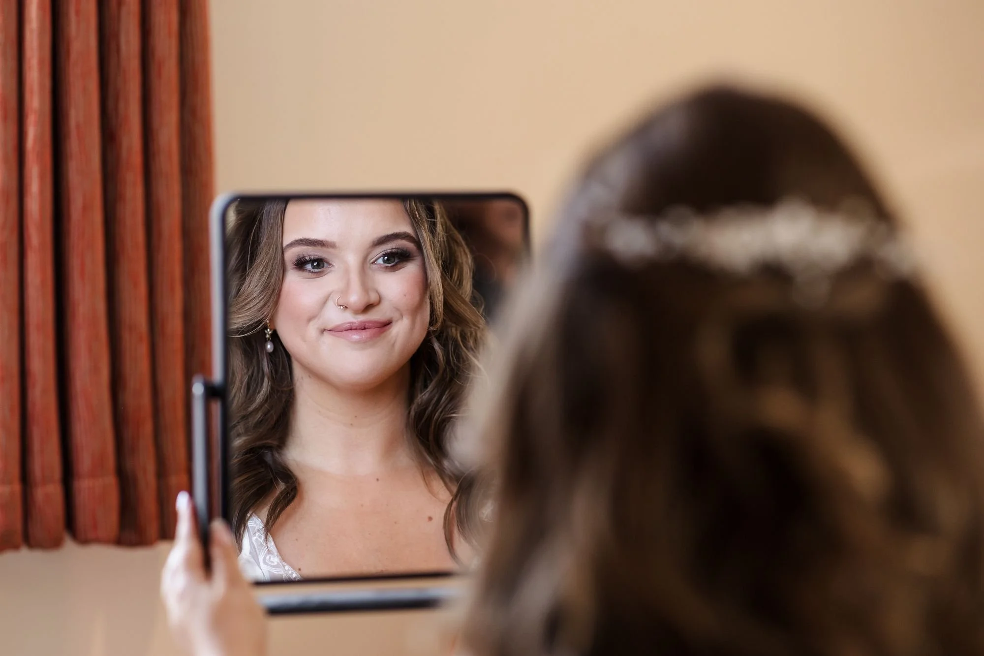 bride-holly-makeup-mirror-nailcote-hall.jpg