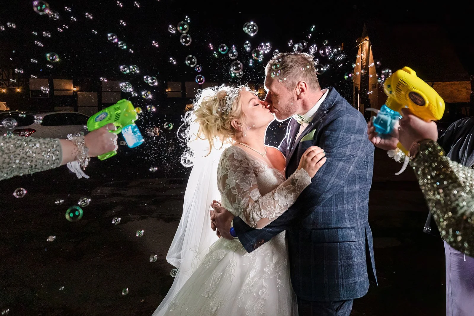 How to Narrow Down Your Options When Choosing a Wedding Photographer