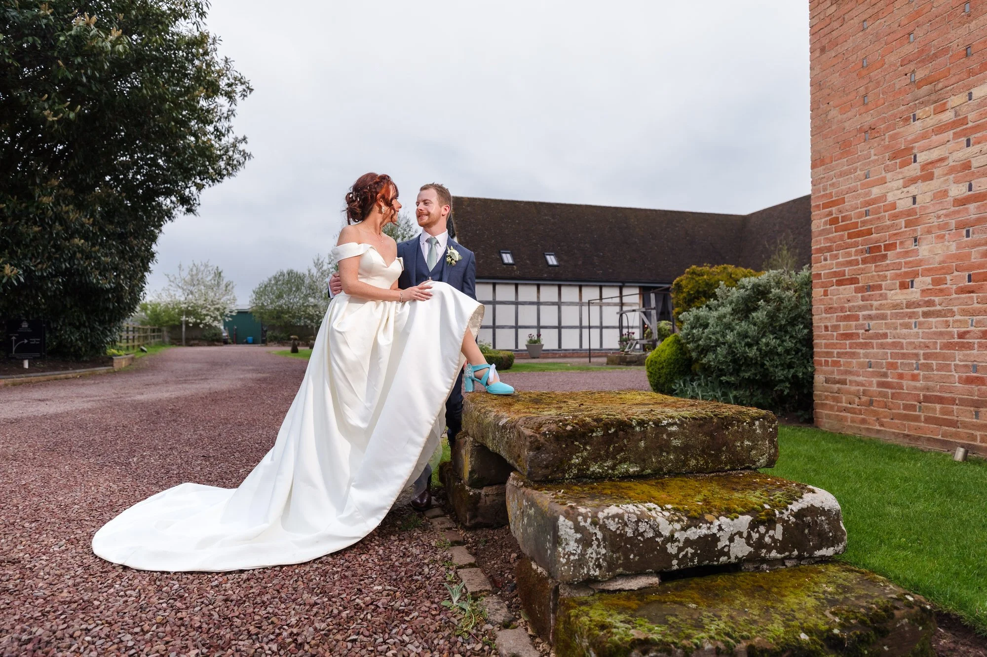 The Benefits of hiring a Local Wedding Photographer
