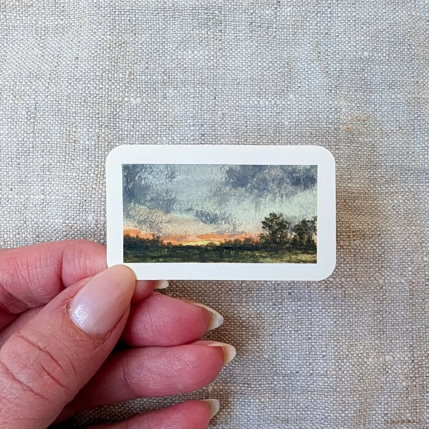 Day 10 | SOLD

I haven't painted a sunset in a while but they are always fun! 

#sunsetpainting #miniatureartist #miniart #tinypainting #paintdaily #goucheartist #gouachepainting #favoritethings #smallbusinessowner