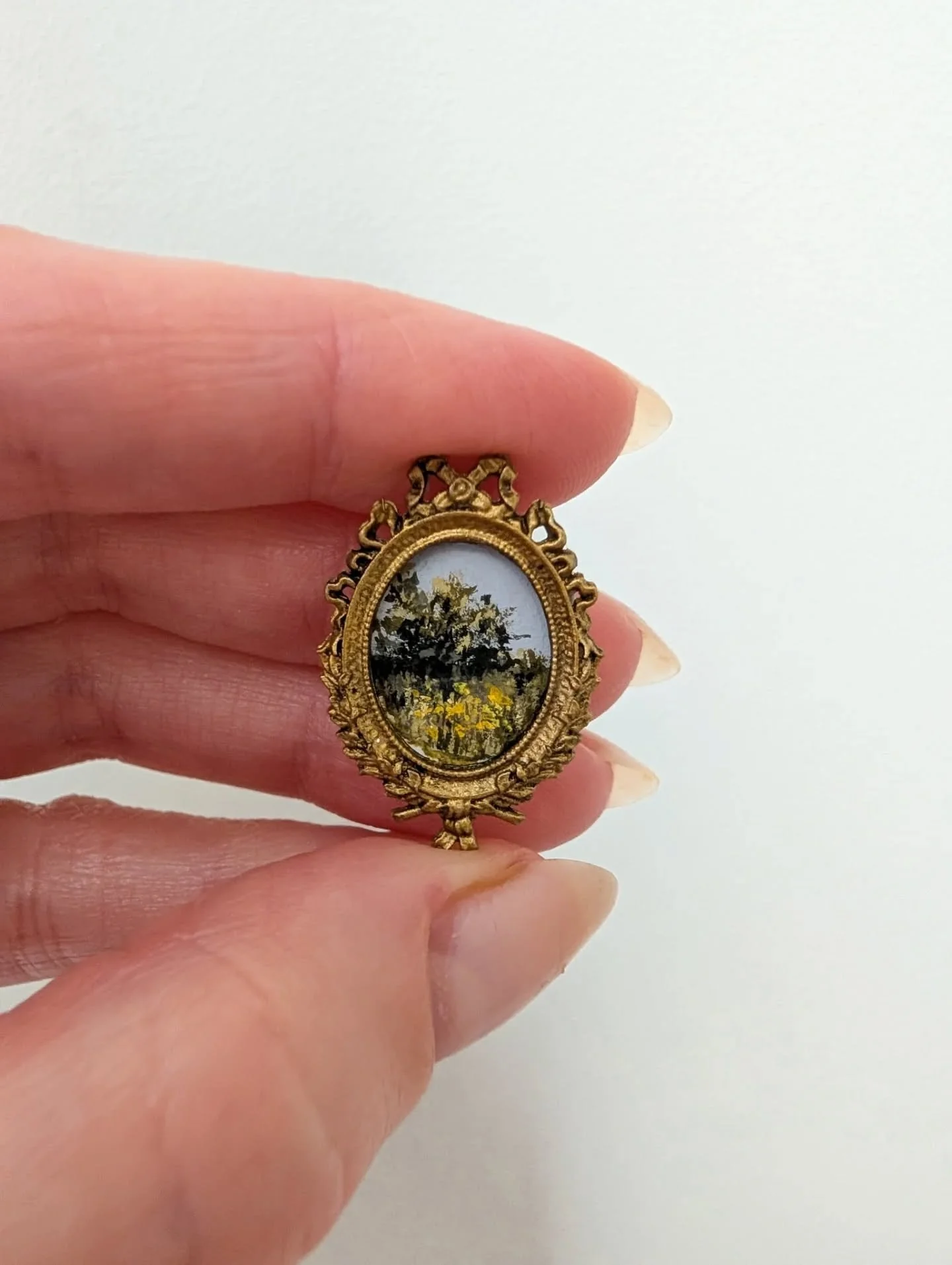 She's so tiny! This metal frame has my heart too and it's available on my website. We had a busy December and start to January with lots of birthdays, a wedding, Christmas, parties, travel and some poorly timed illnesses but my heart is so full from 