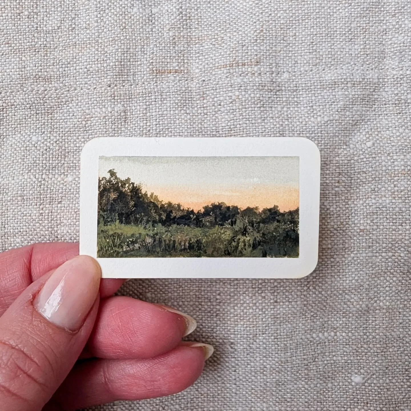 Day 29 | SOLD | Only one more day left of my daily November mini paintings! 

#paintingoftheday #sunsetpainting #sunsetlover #landscapeart #tinypainting #miniatureartist #gouachepainting #throughmyeyes