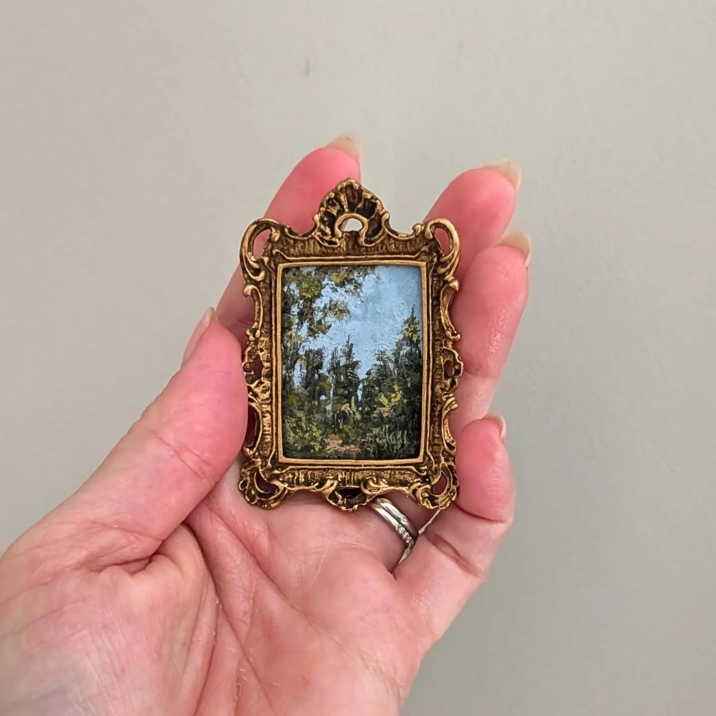 One of my second cousins (who I haven't seen in years) reached out to me to let me know that her young daughter loves seeing my art and is sharing my work with her art teacher. It's so touching to hear about someone young finding my work inspiring. I