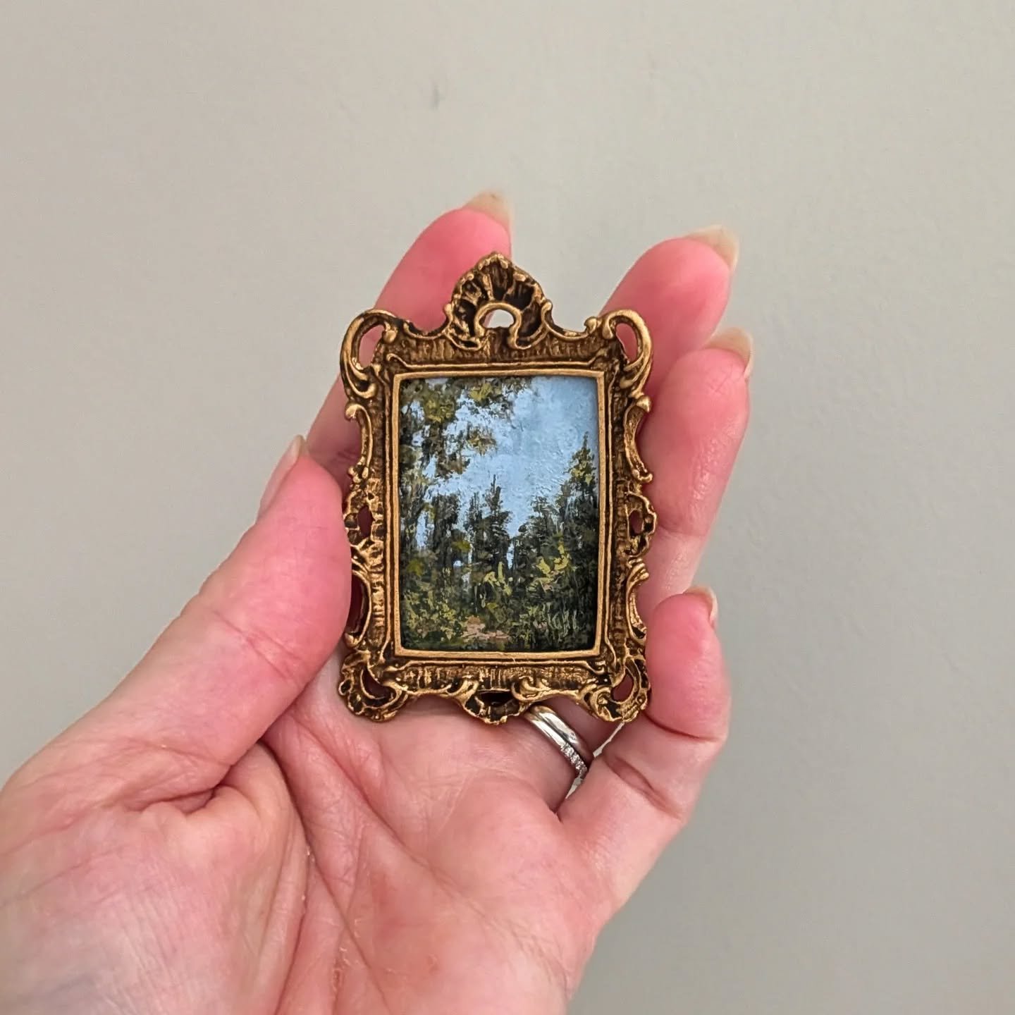 One of my second cousins (who I haven't seen in years) reached out to me to let me know that her young daughter loves seeing my art and is sharing my work with her art teacher. It's so touching to hear about someone young finding my work inspiring. I