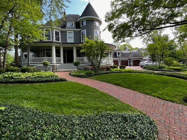 A huge thanks to the family of this beautiful Hinsdale house that we enjoyed working on so much!!! Our team worked through a few challenges on this one with tough roof lines/dormers and wood finishes to make this whole project come together safely.