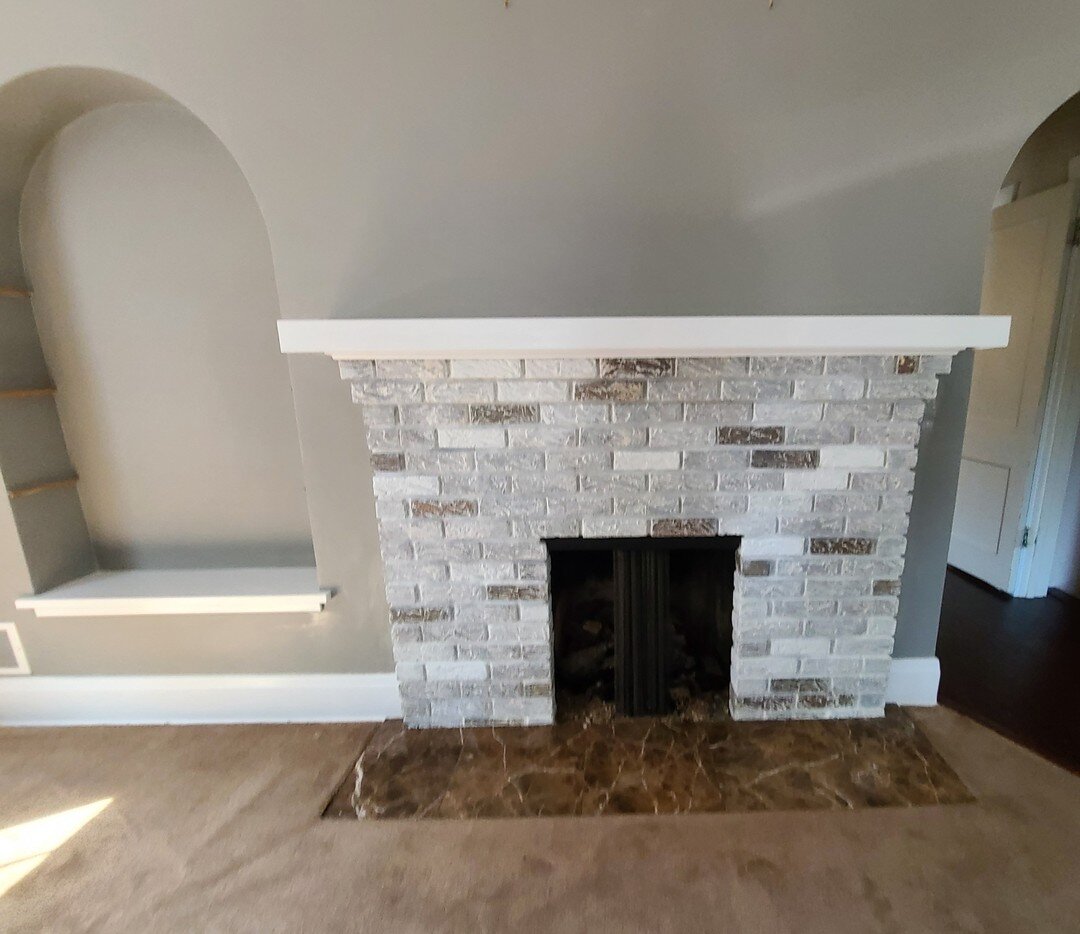 The paint on this brick was chipping and peeling due to previous improper prep. The homeowner was hoping to freshen it up and wanted a white washed rustic look. We love the result 😊