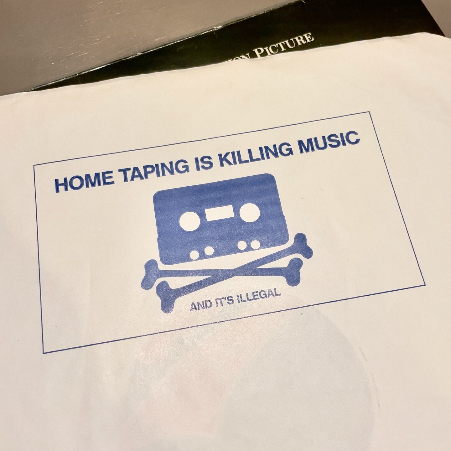 What does this notice mean? What is this thing called &ldquo;taping&rdquo;? 🫣😎