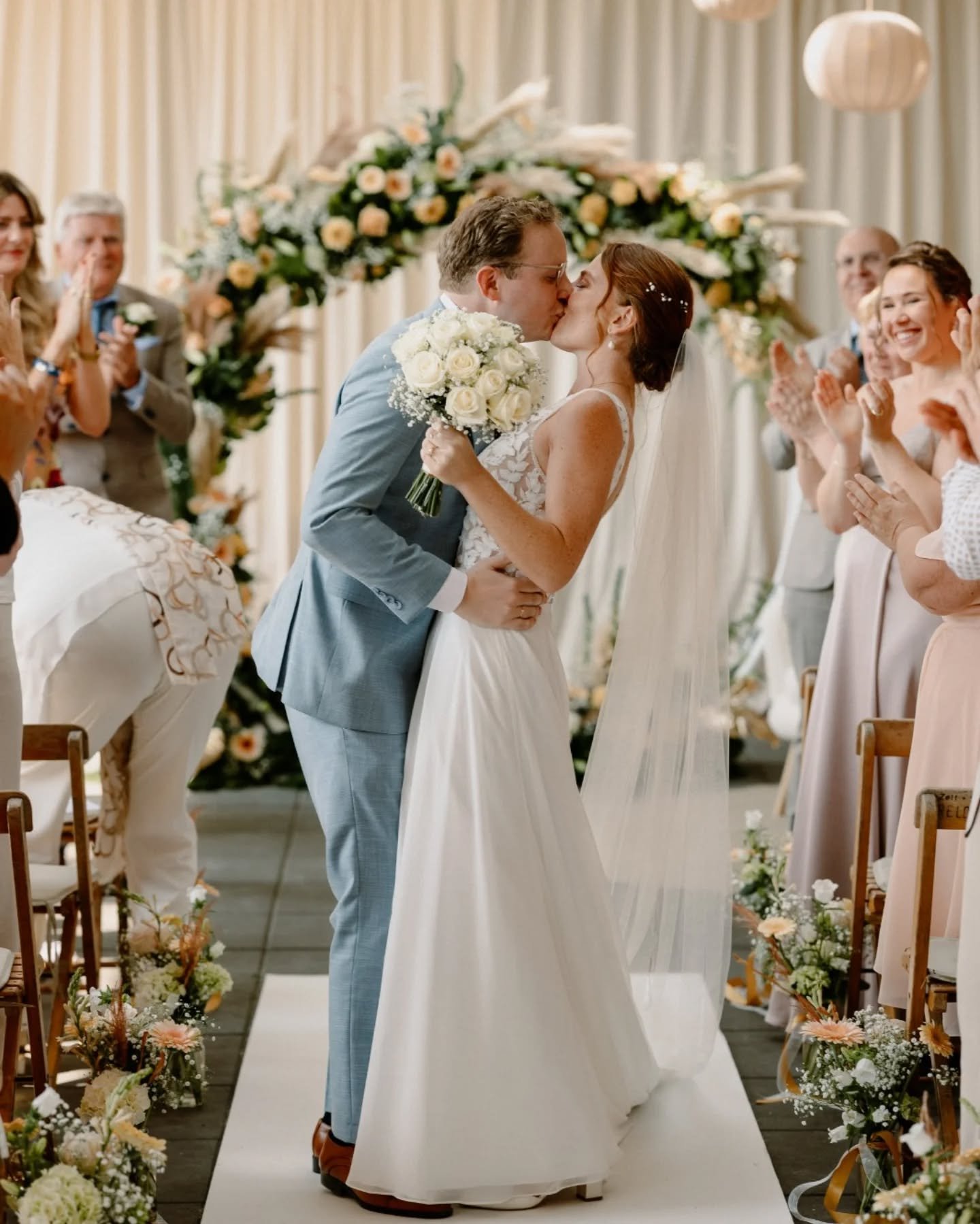 Op 02-05- 2025 gaven Britt &amp; Dylan elkaar het ja woord! 💍
En na het ja woord volgt er natuurlijk een dikke kus. 😘

Ik leg jullie van te voren alles uit. Waar moet je staan? Hoe moet je staan? Geef je elkaar een hand? Bij jullie thuis aan de keu