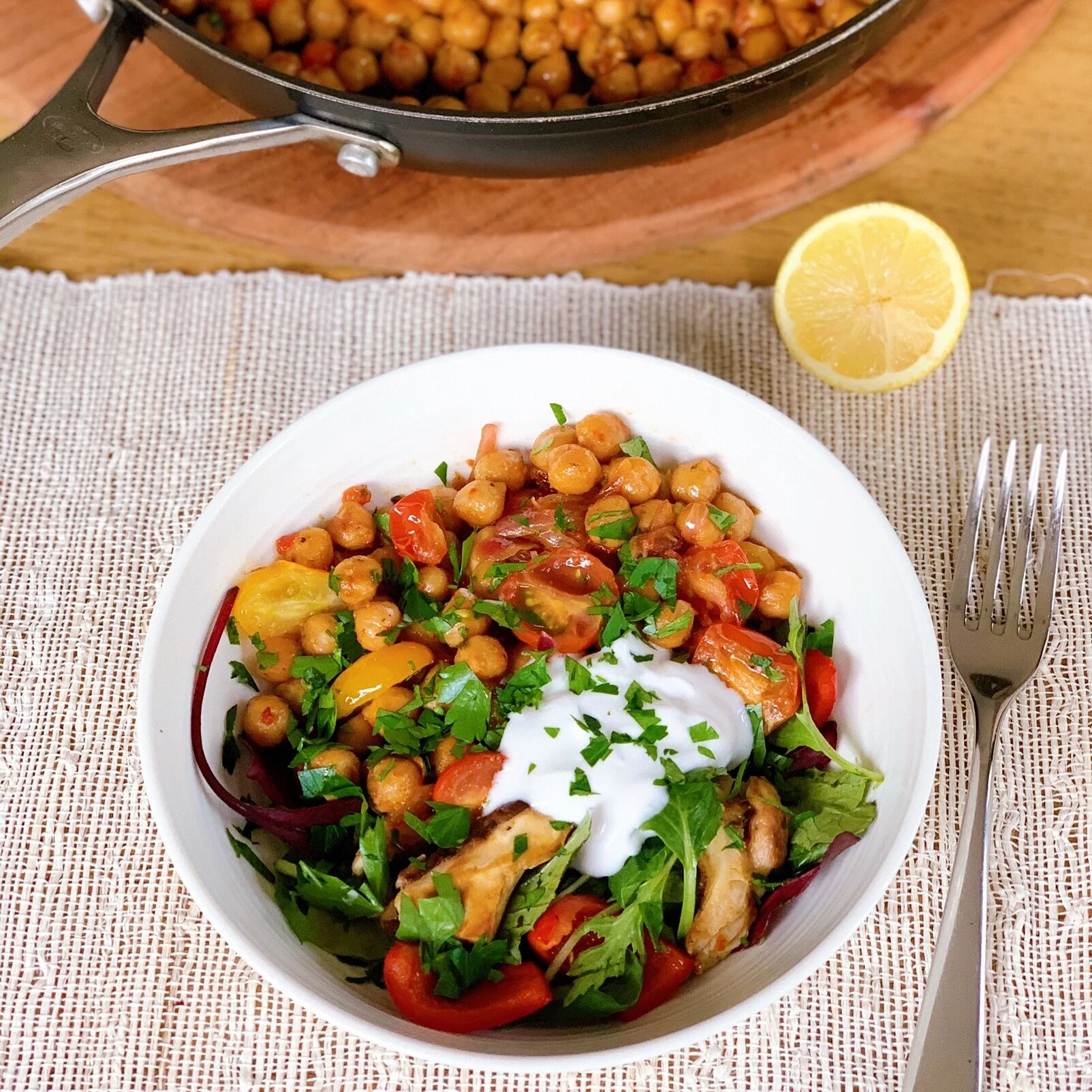 Quick and easy Harissa chickpea recipe!