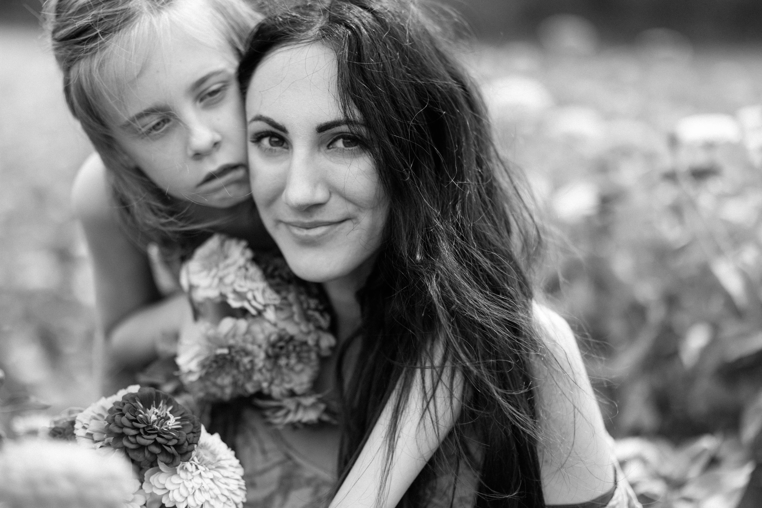 2022-09-05-maple-acres-farm-white-daisy-studio-BW-67.jpg