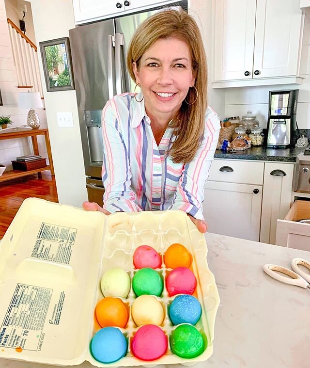Happy Easter!! The tomb is empty! ☀️ #eastertime #hehasrisen #easterathome #eastereggs #bakedbread