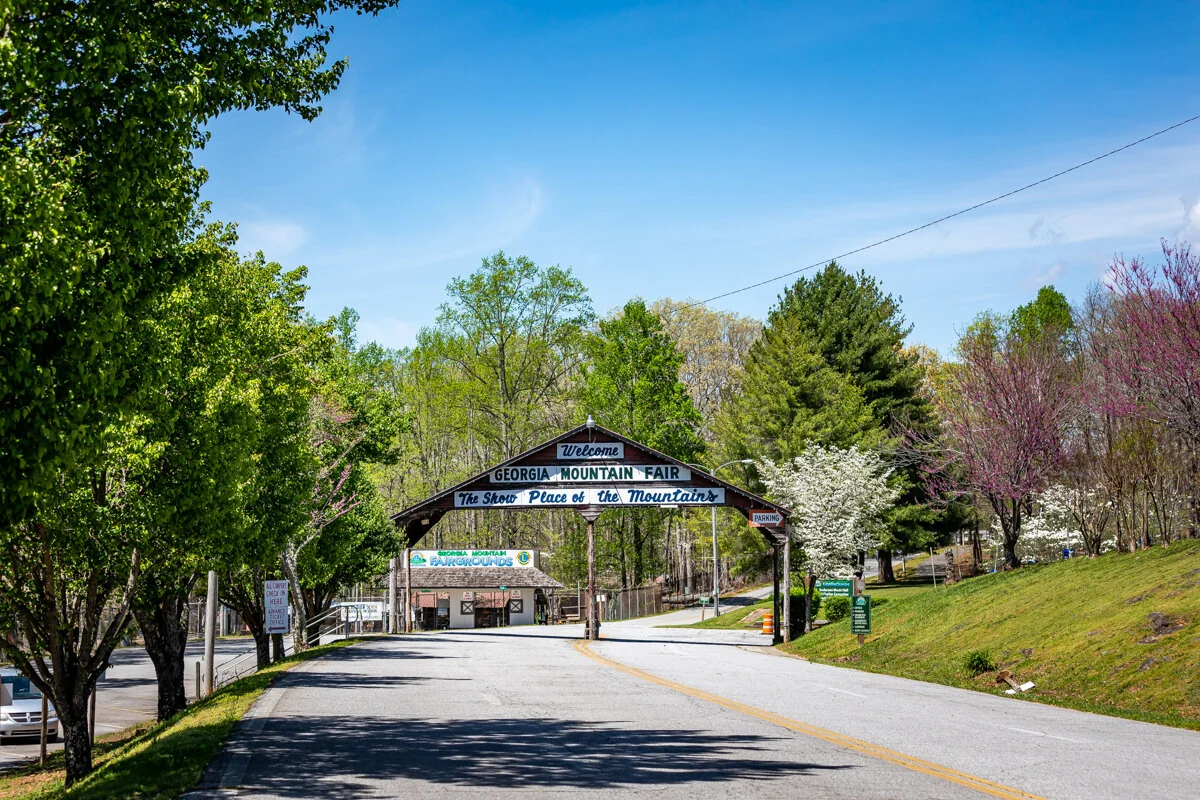 The Bear Den Chatuge Chatuge Lake Rental Waterfront Hayesville NC
