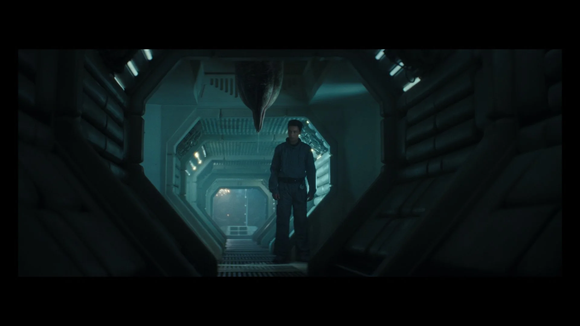 Alien S1 BTS-28.jpg