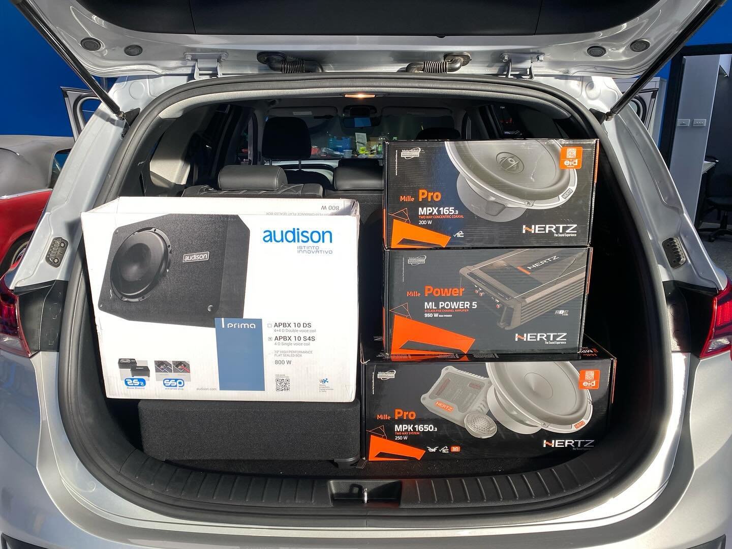 A boot full of equipment can only mean one thing! 

This system turned out great in this 2020 Hyundai Santa Fe! This system retained the OEM atheistic of the car with new speakers upgraded in the factory locations, amplifier tucked away and hidden un