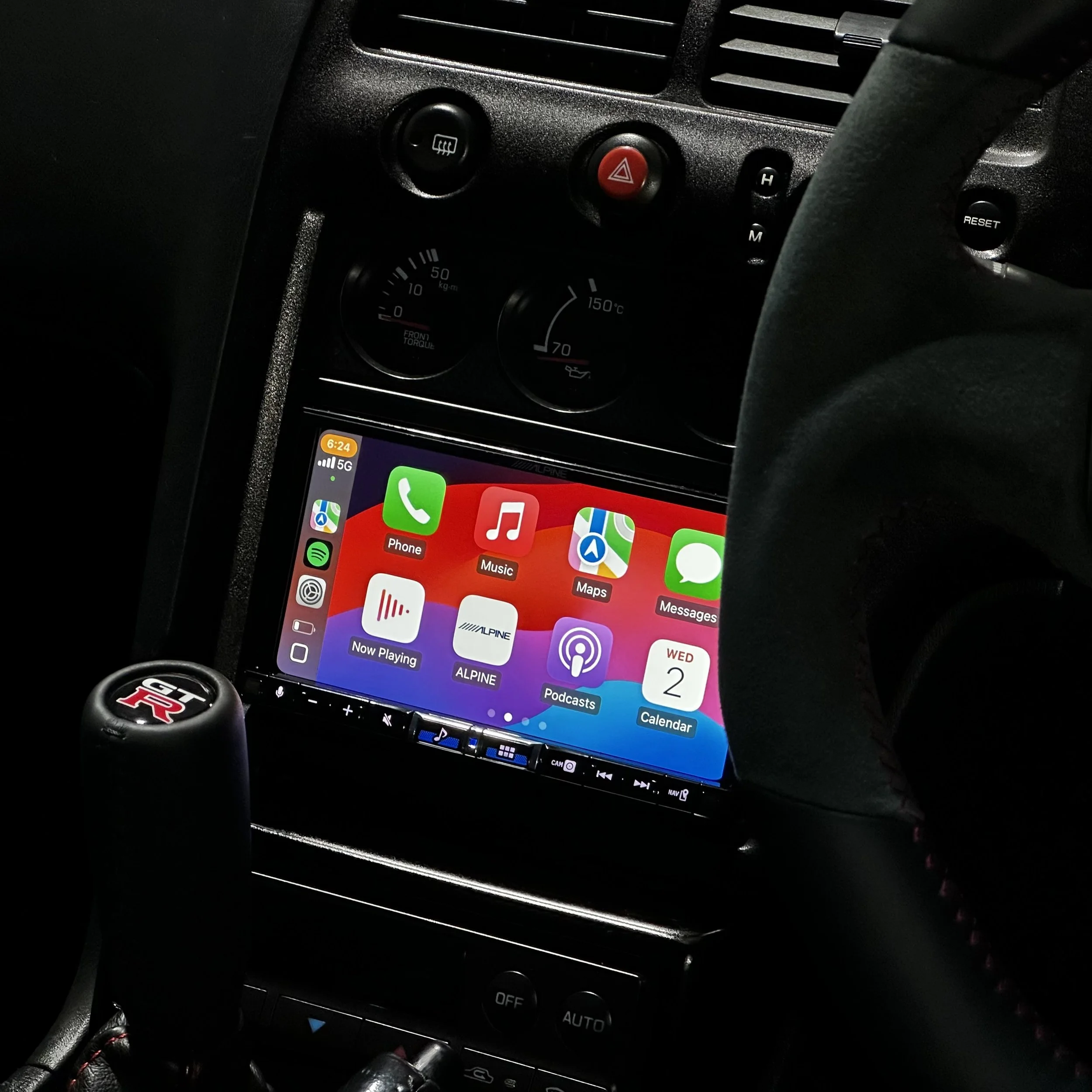 Navigating Your Next Head Unit: Choosing the Perfect Apple CarPlay and Android Auto System