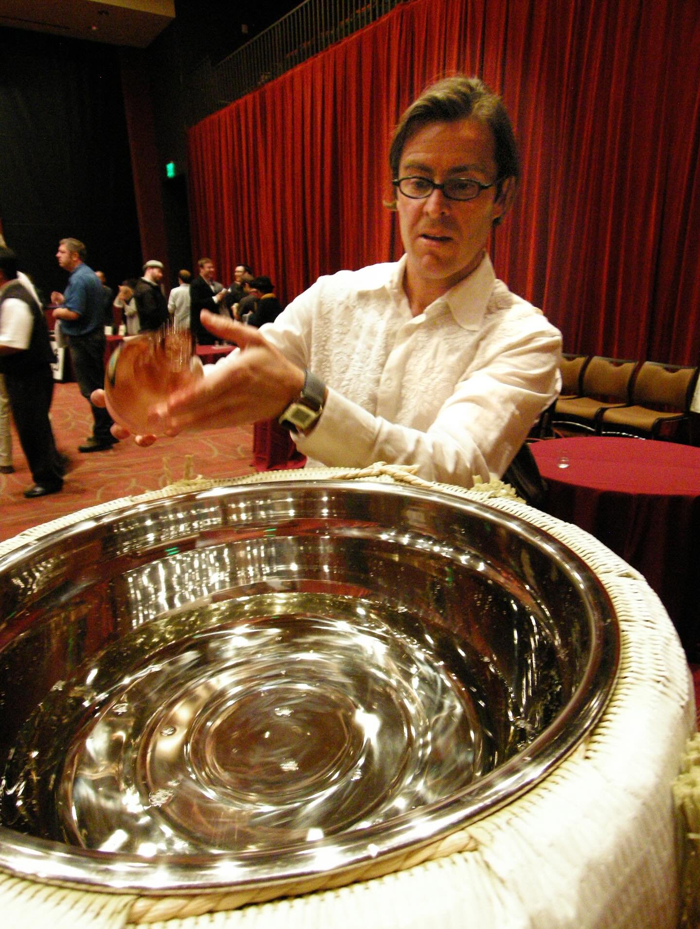 SAKE DAY HISTORY! Part 2:

While the initial SAKE DAY events in San Francisco took place at Fort Mason, by the 5th anniversary the event was moved to the Jewish Community Center of San Francisco. @jccsf 

This year was important because it was the fi