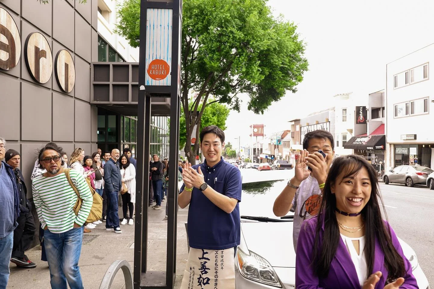 SAKE DAY Tips &amp; Tricks: THE LINE! 

Here's the deal... the SAKE DAY line has been growing longer and longer each year, with diehards getting in line as early as 12pm the day of the event! 😱 

The line can be a lot of fun... the anticipation, han