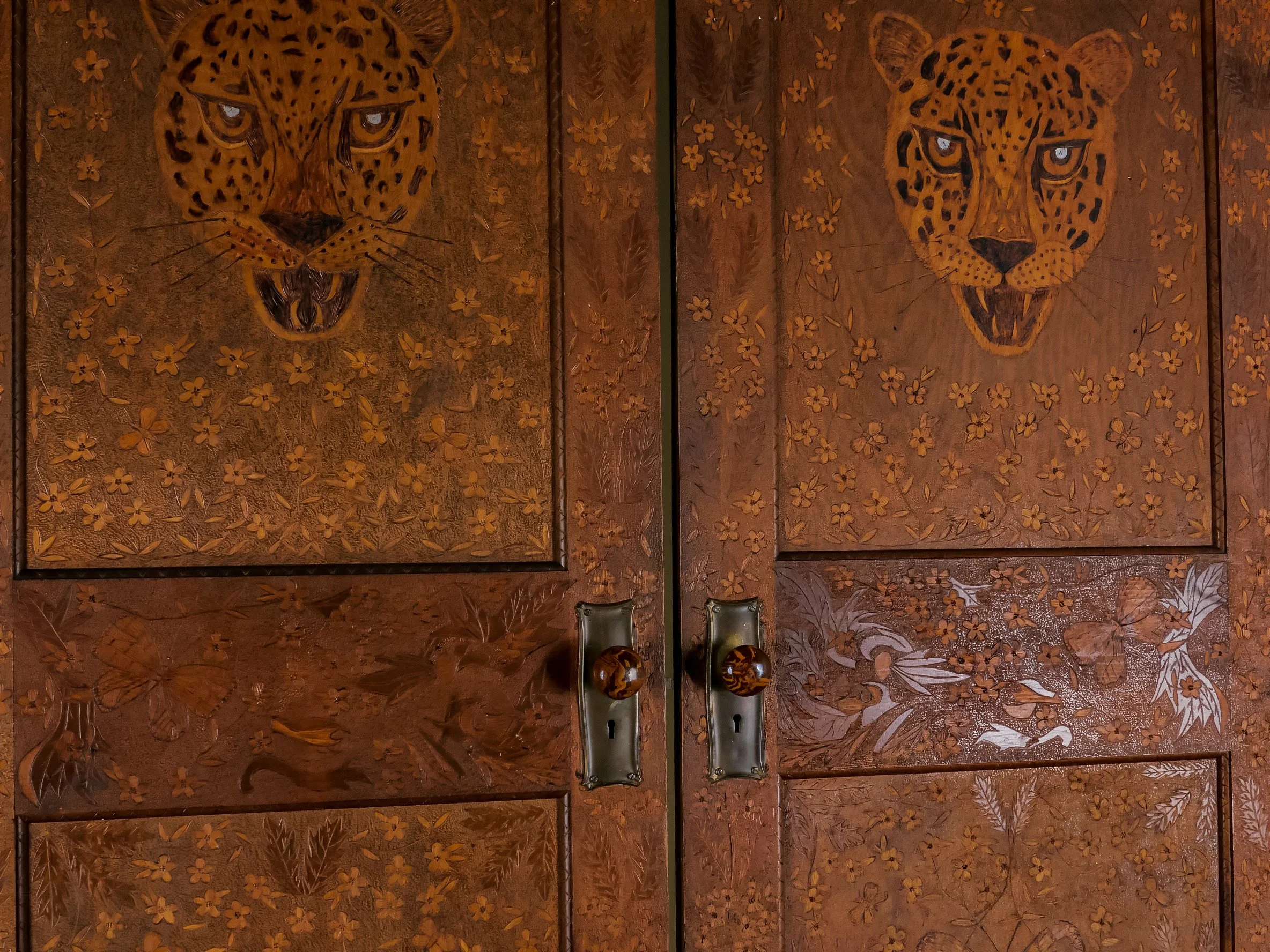 Tiger carved doors antique folk — Midnight Sunlight