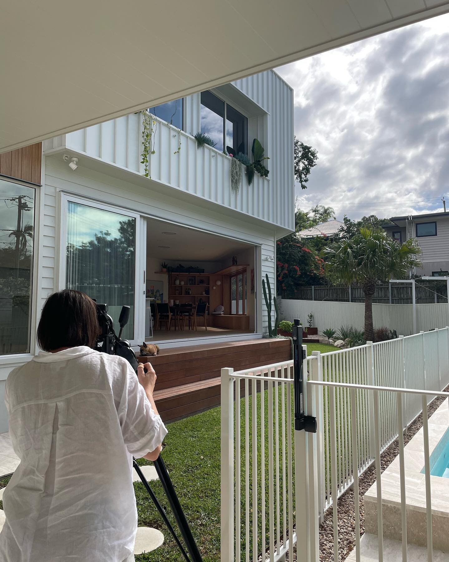 Behind the scenes with @mindicooke at S+R house. Finally good weather for the shoot! Thank you to infinity and beyond to the clients S+R for letting us in, for their awesome taste in decor, for the efforts in making the house beautiful for us, and fo