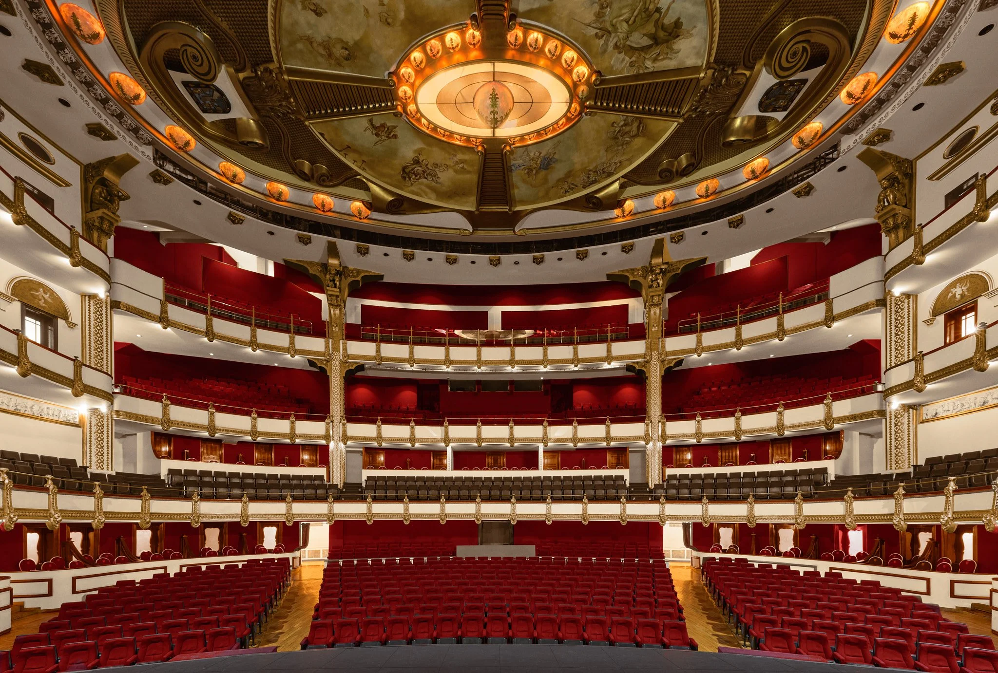 TEATRO_MAURICIOMILENKO_01.jpg