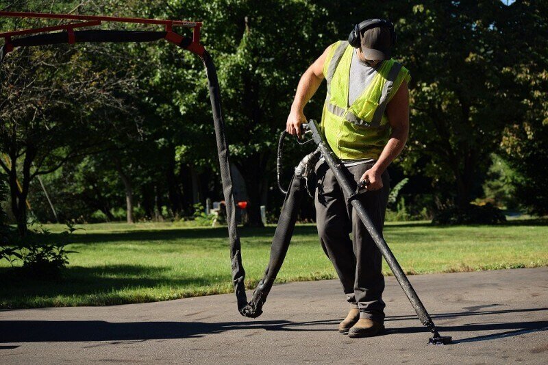 Cracksealing-3Edited.jpg
