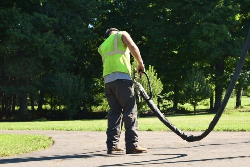 Cracksealing-10Edited.jpg
