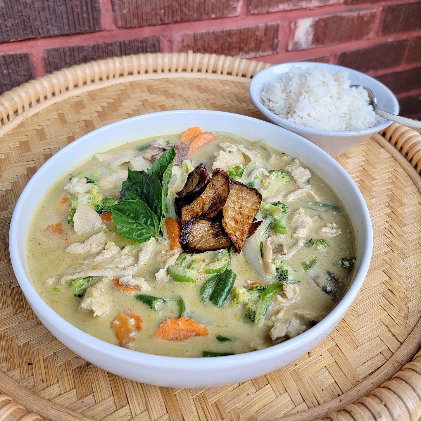 Grab some Green Curry tonight! Our famous curry with chili paste, coconut milk, onion, Japanese eggplant, carrot, broccoli, bell pepper, mushroom, snap pea &amp; Thai basil.
.
#greencurry #curry #thaicurry #thai #thaifood #thaifoodstagram #thaifoodie