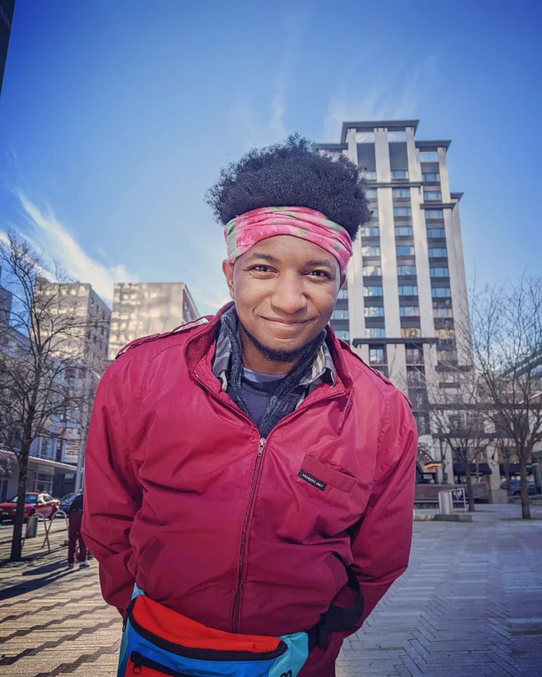 Got together with my friend @walle3546 this past Sunday to shoot some photos of him breaking. At the end of the shoot, he was lit really well by the light reflected off the buildings surrounding Director Park. More images of Walle coming soon!

#port