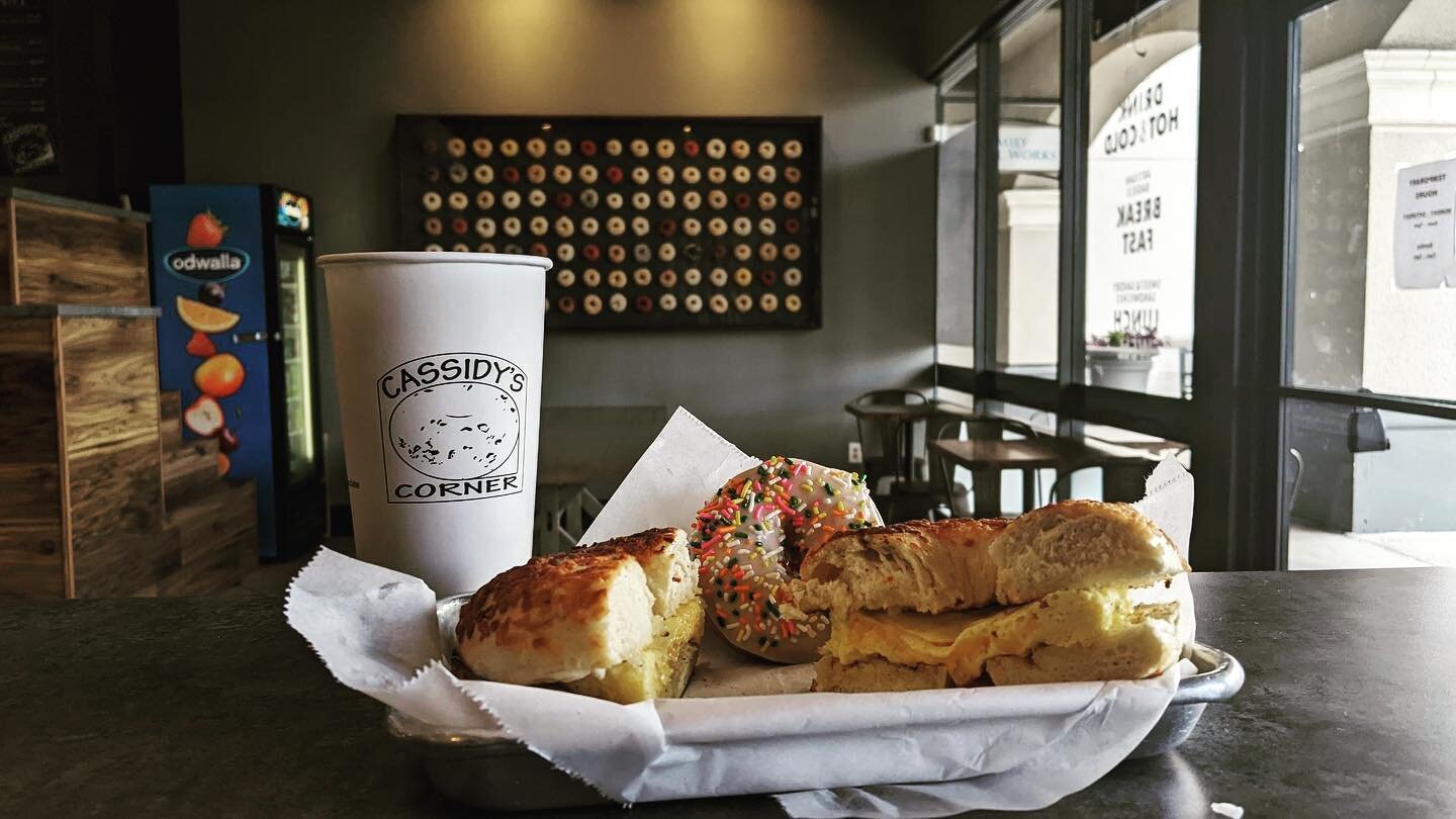 Good Day for a Lazy Monday at Cassidy&rsquo;s Corner Cafe. 🥯☕️
