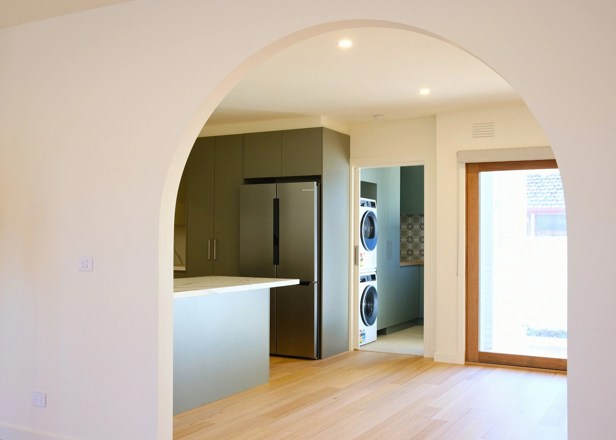 Kitchen & Dining