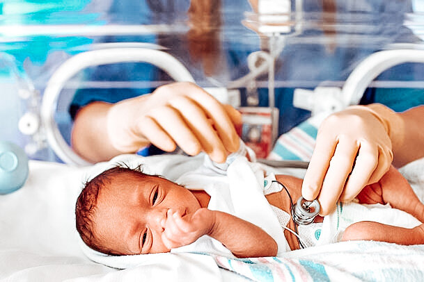 6 Reasons Your Baby Needs a Primary NICU Nurse - Hand to Hold