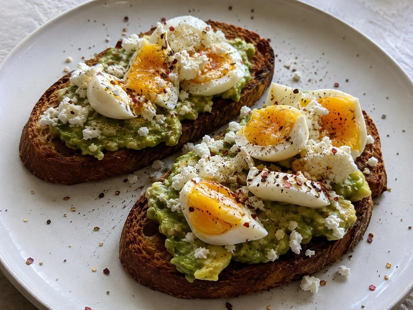 🥑🍳 Simple, fresh and packed with goodness 🙌

This Avocado &amp; Egg Toast with Feta is the perfect combo of protein, healthy fats and flavour to keep you fuelled throughout the day. 💪✨

1. Place the eggs in a saucepan and cover them with cold wat