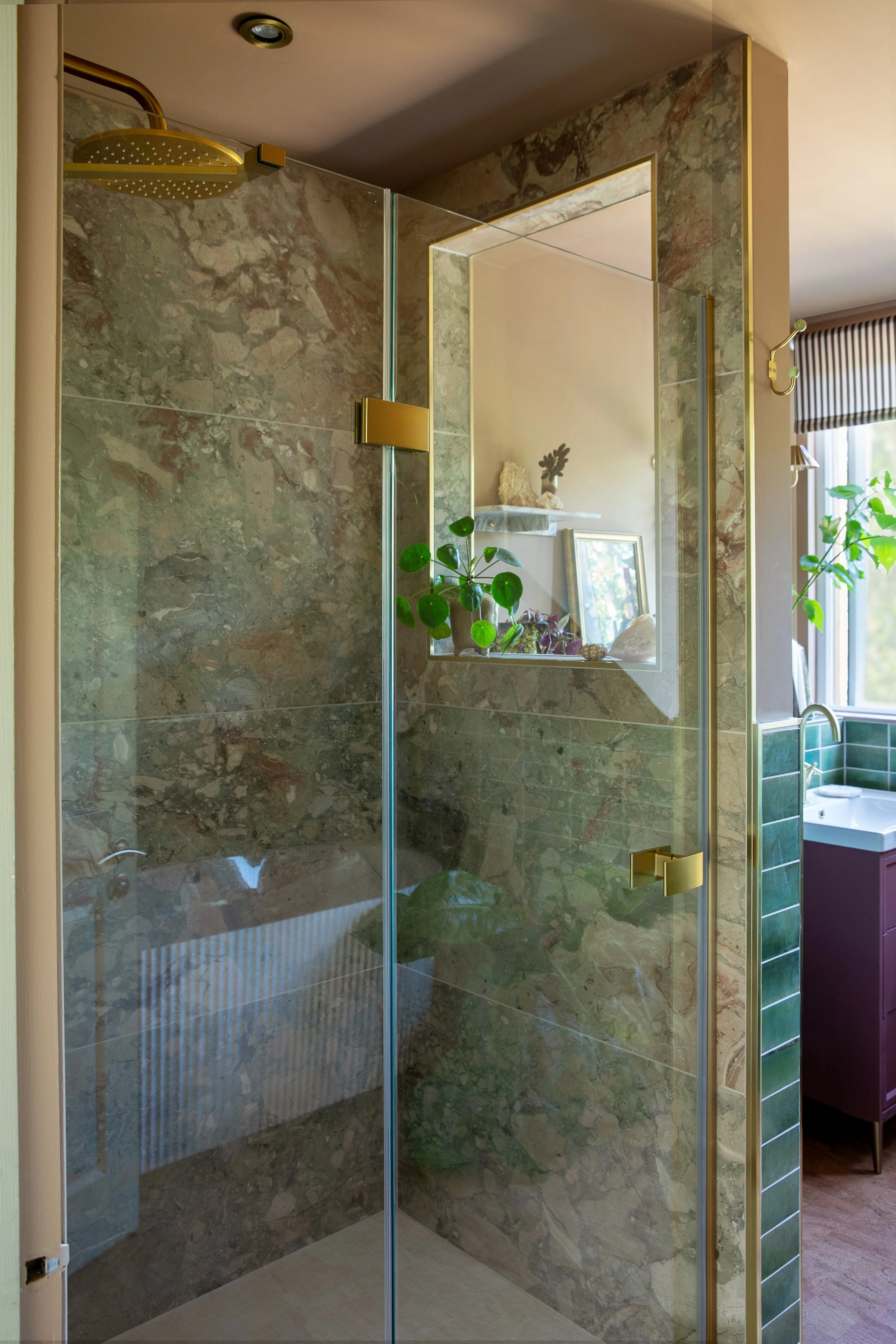 FamilyBathroom6 8.9MB.jpeg