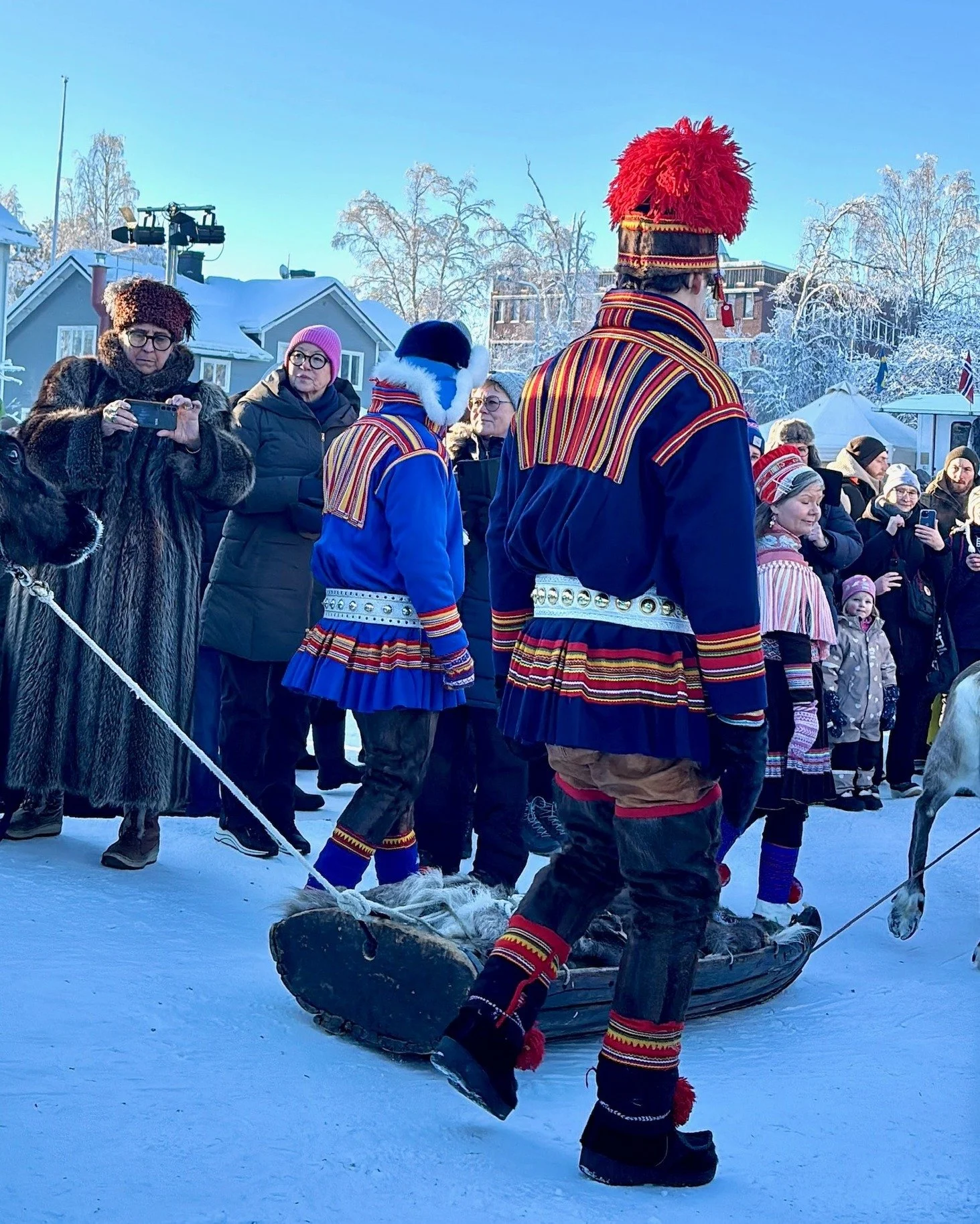 G&aacute;kti - more than clothing 👘🔵🔴🟡🟢

The traditional S&aacute;mi dress is called g&aacute;kti. It is not a costume - it is identity in motion. Its design, colors, stitching and details tell stories of region, family heritage and belonging. T