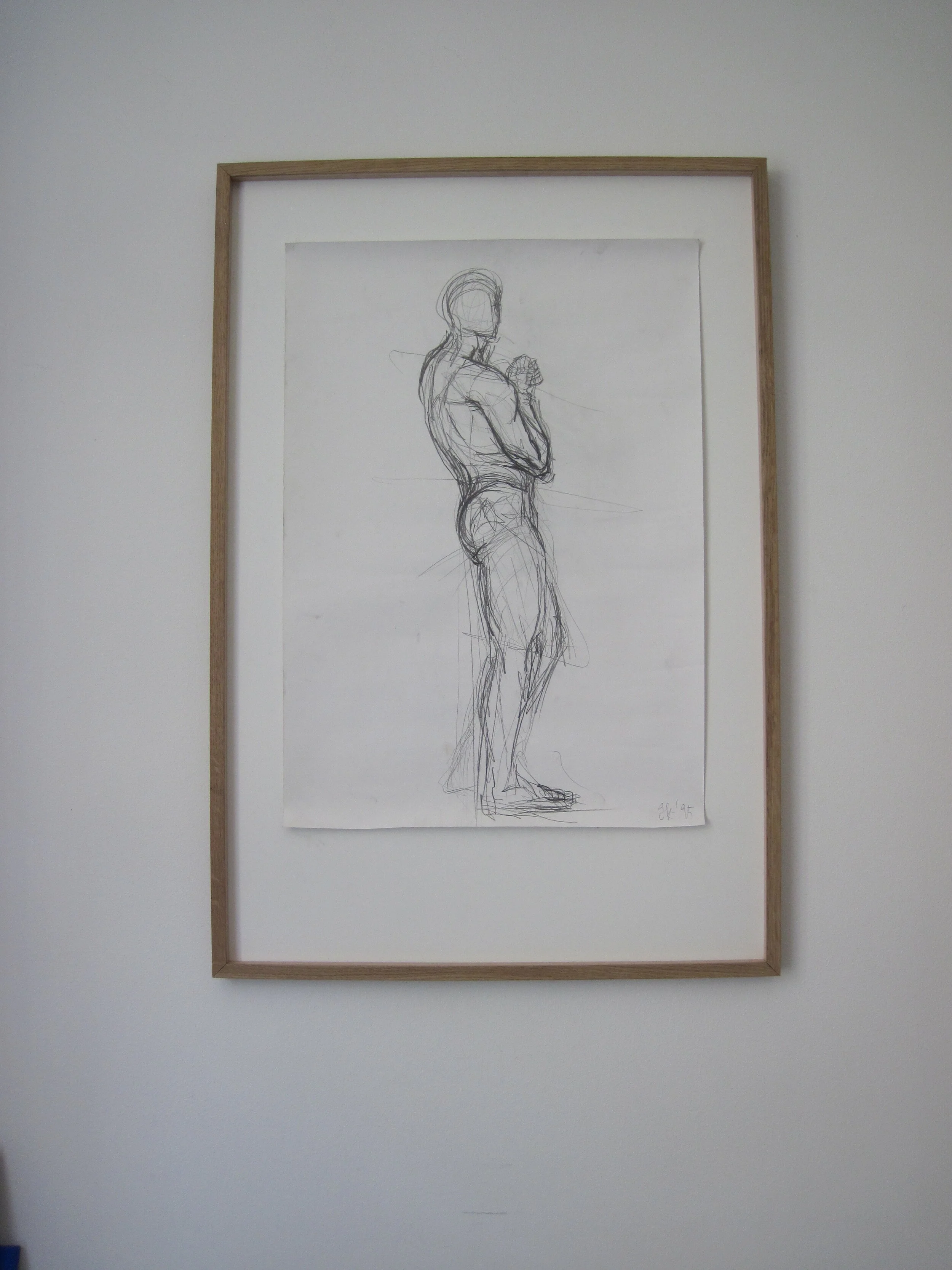 Blyantskitse, mand med foldede hænder