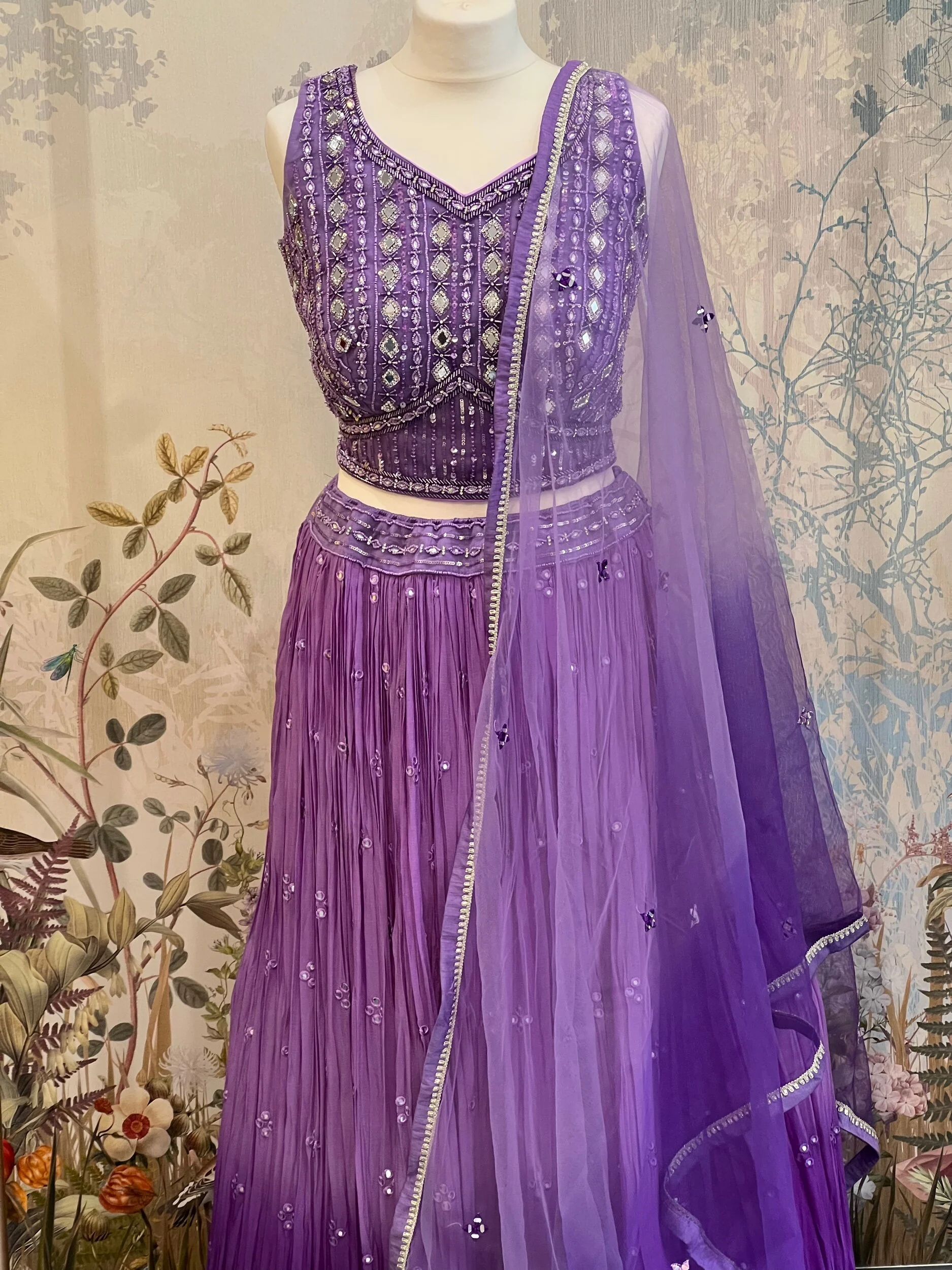 6E28A82F-8000-4C7B-A7B8-901AC931F5A0