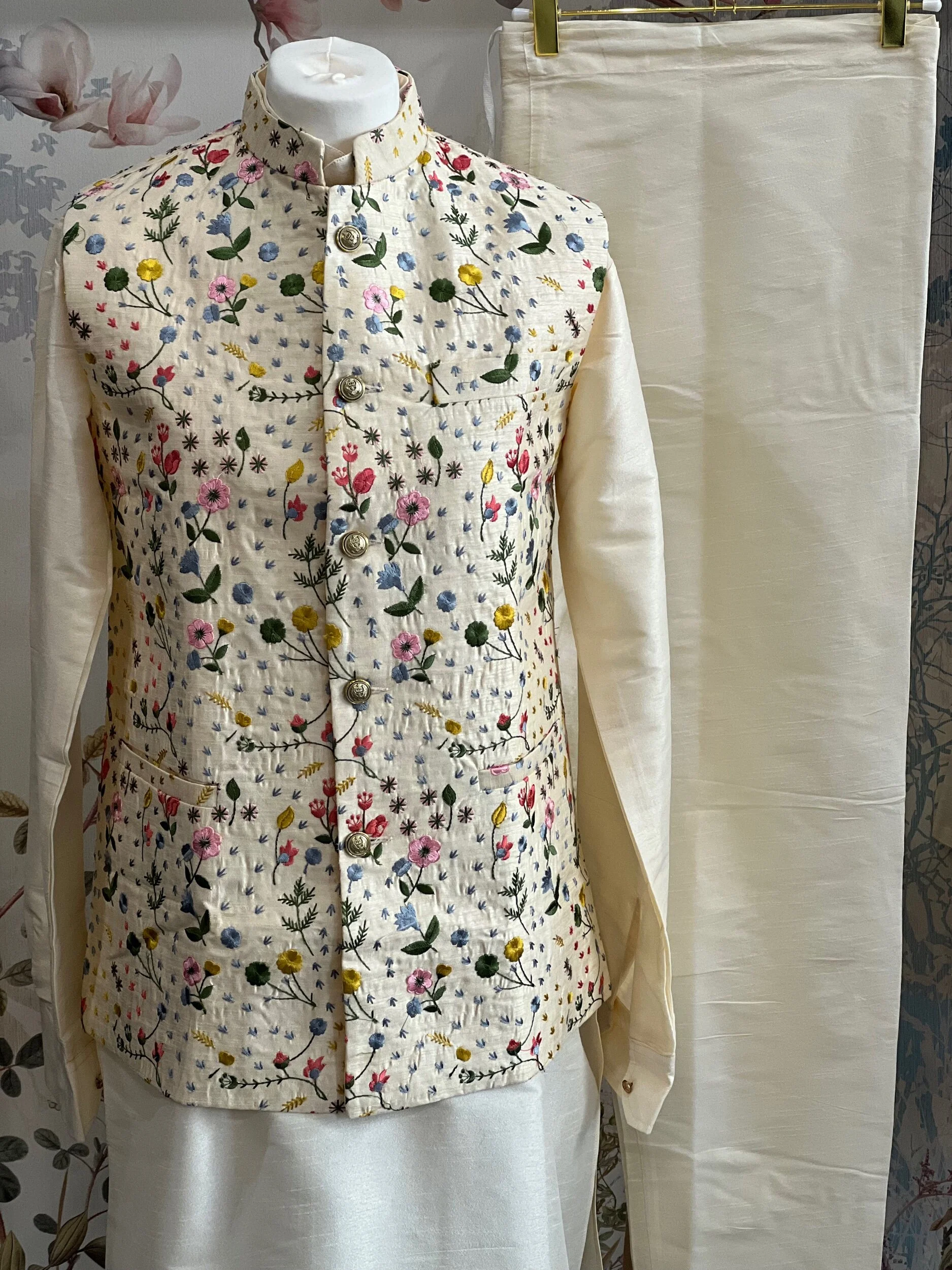 7184AEEB-C5DF-4E27-82E7-063291DF6349