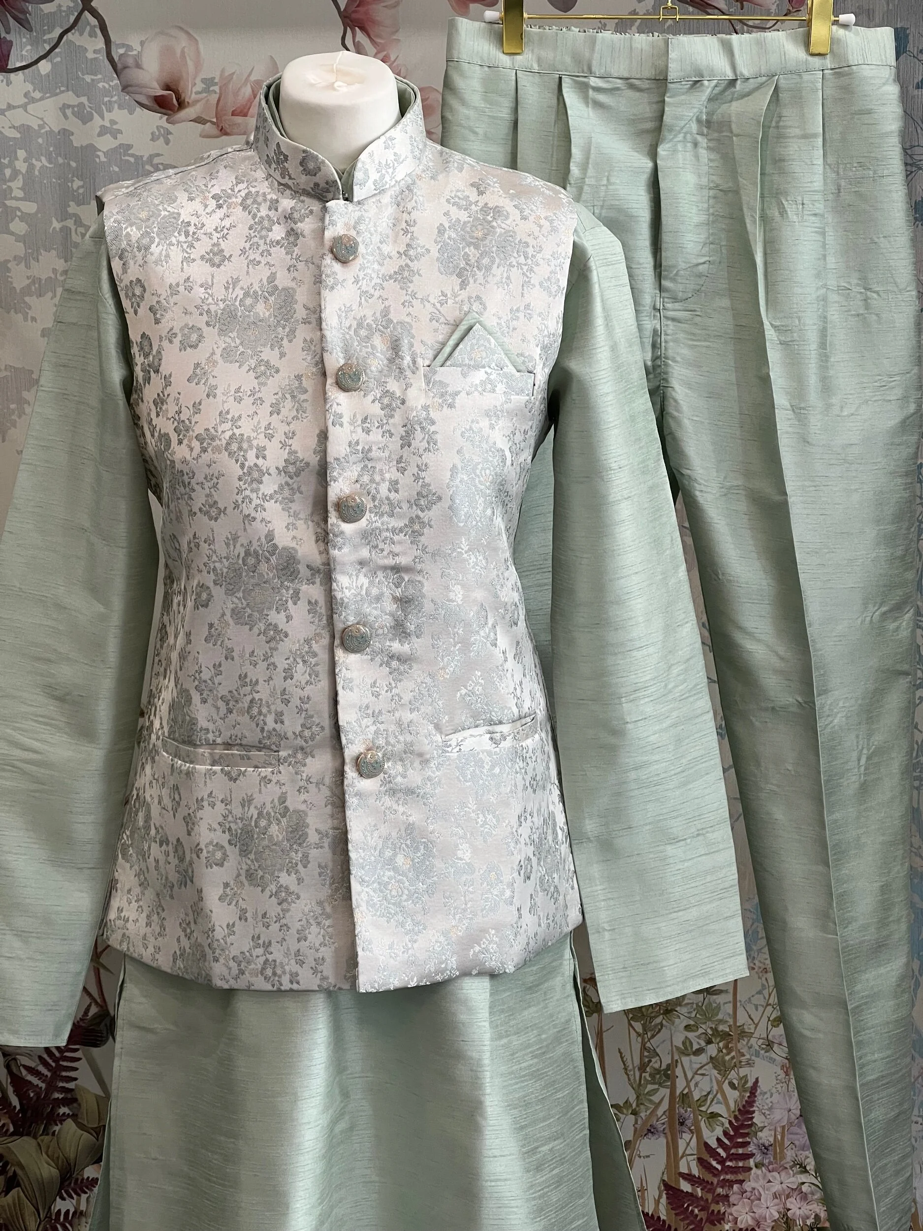 FB4B4ACC-94FE-46E7-9A6F-89125FA97288